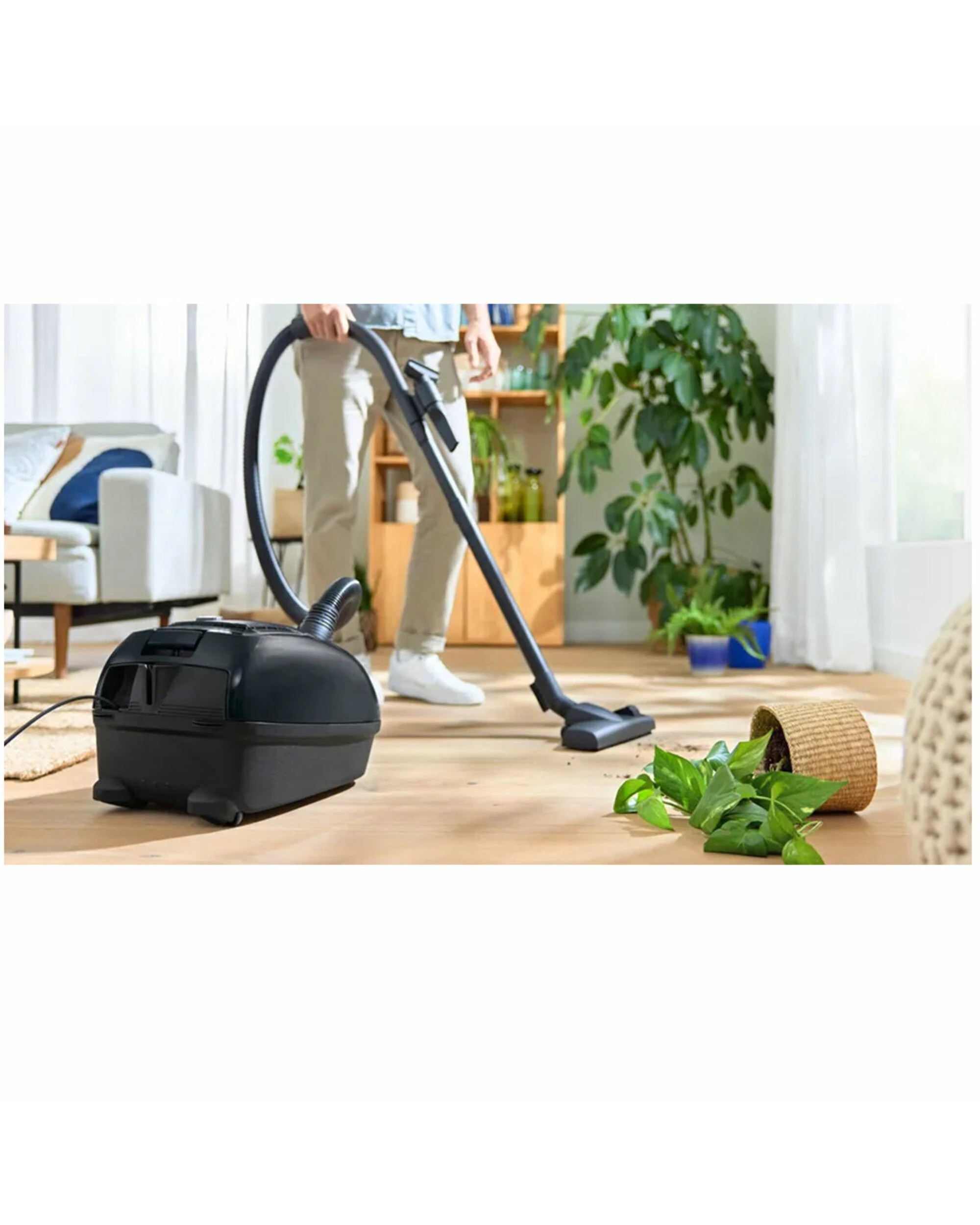 3 Bosch Series 4 Bagged Vacuum Cleaner Black, 3 of 5