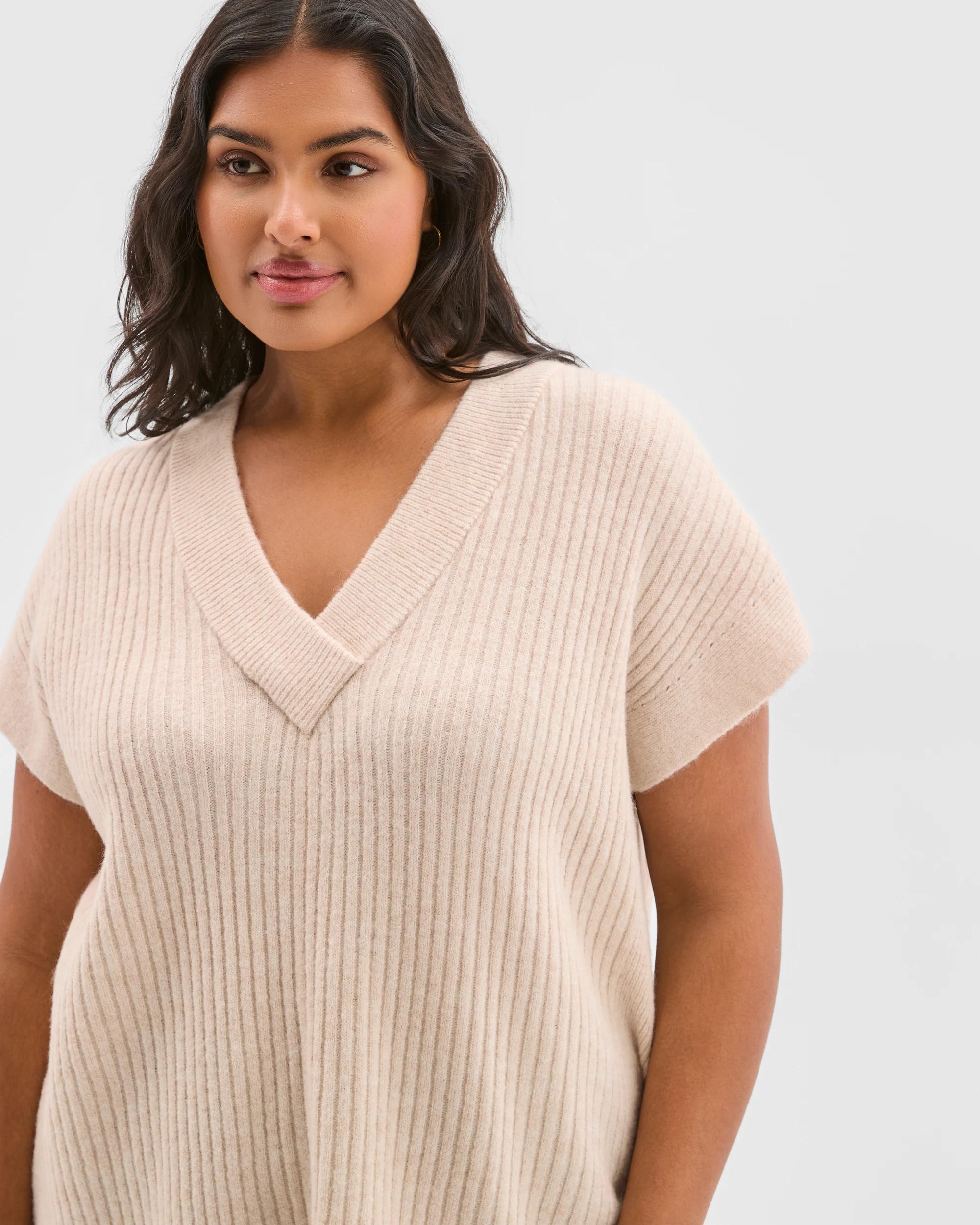 2 Target Curve Plus Size Sleeveless V-Neck Longline Knit Vest OATMEAL MARLE, 2 of 5