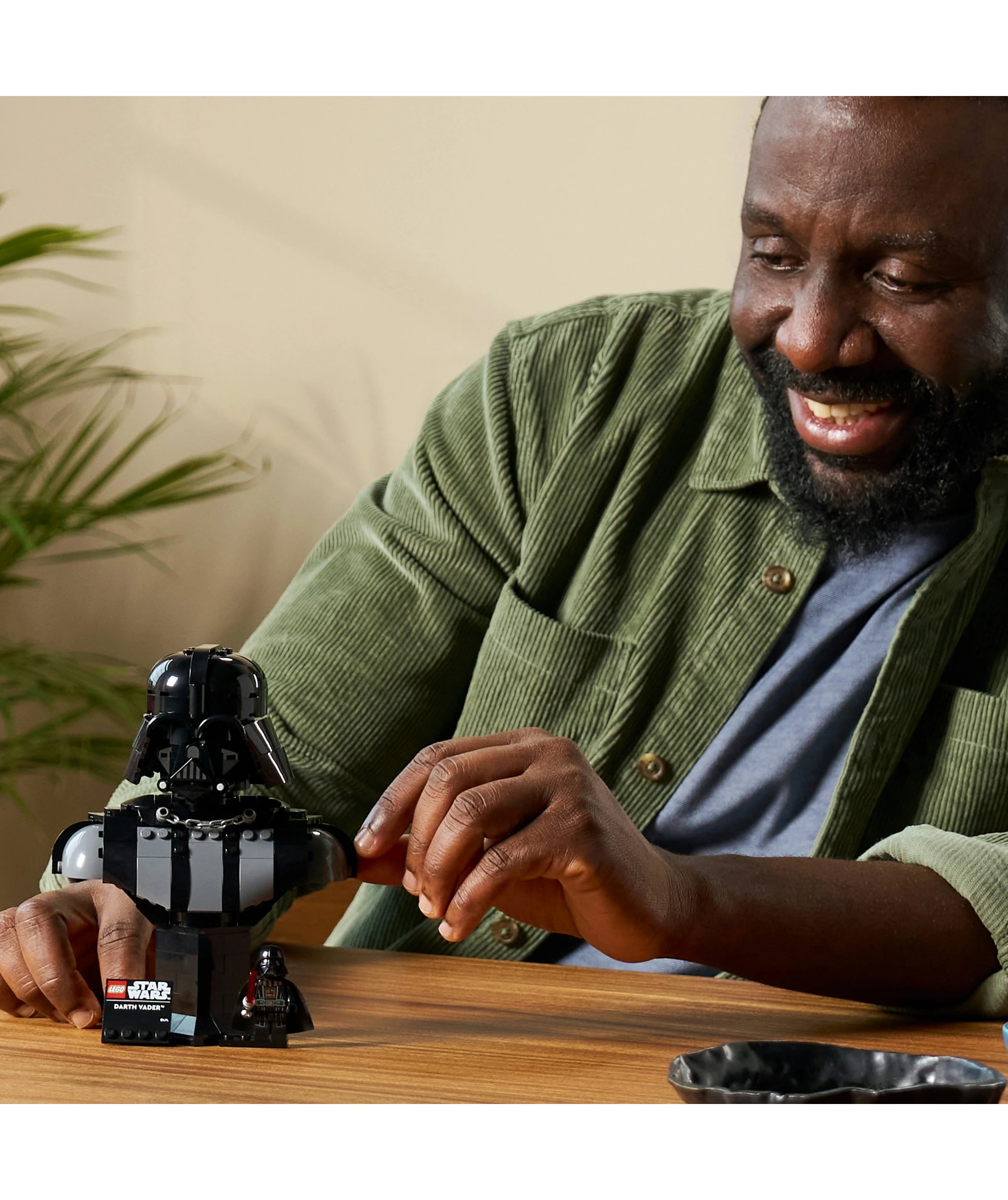 8 LEGO Star Wars Darth Vader Bust 75439, 8 of 10