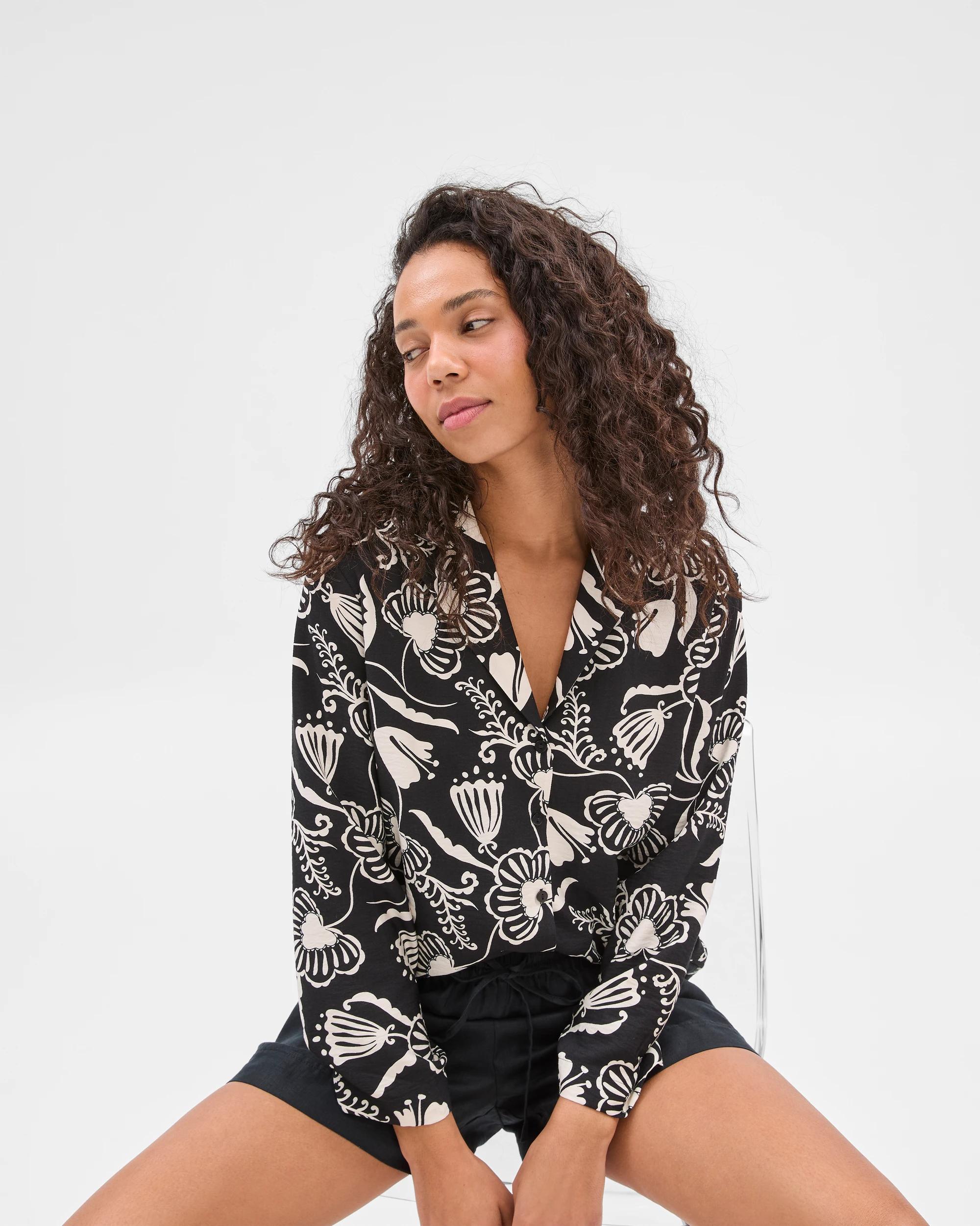 2 Target Long Sleeve Print Shirt FRANCINE FLORAL, 2 of 5