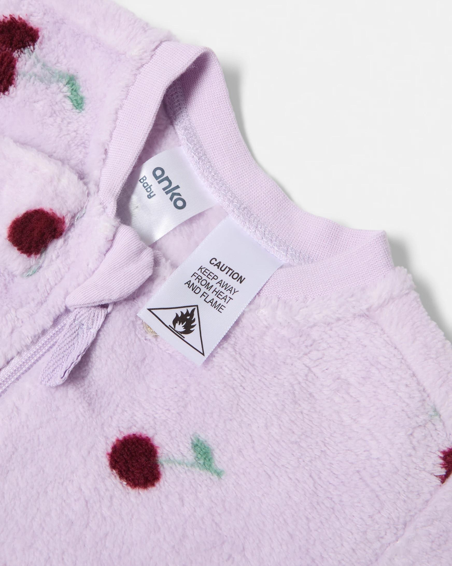 3 Fluffy Coverall Lvndr Chry, 3 of 4