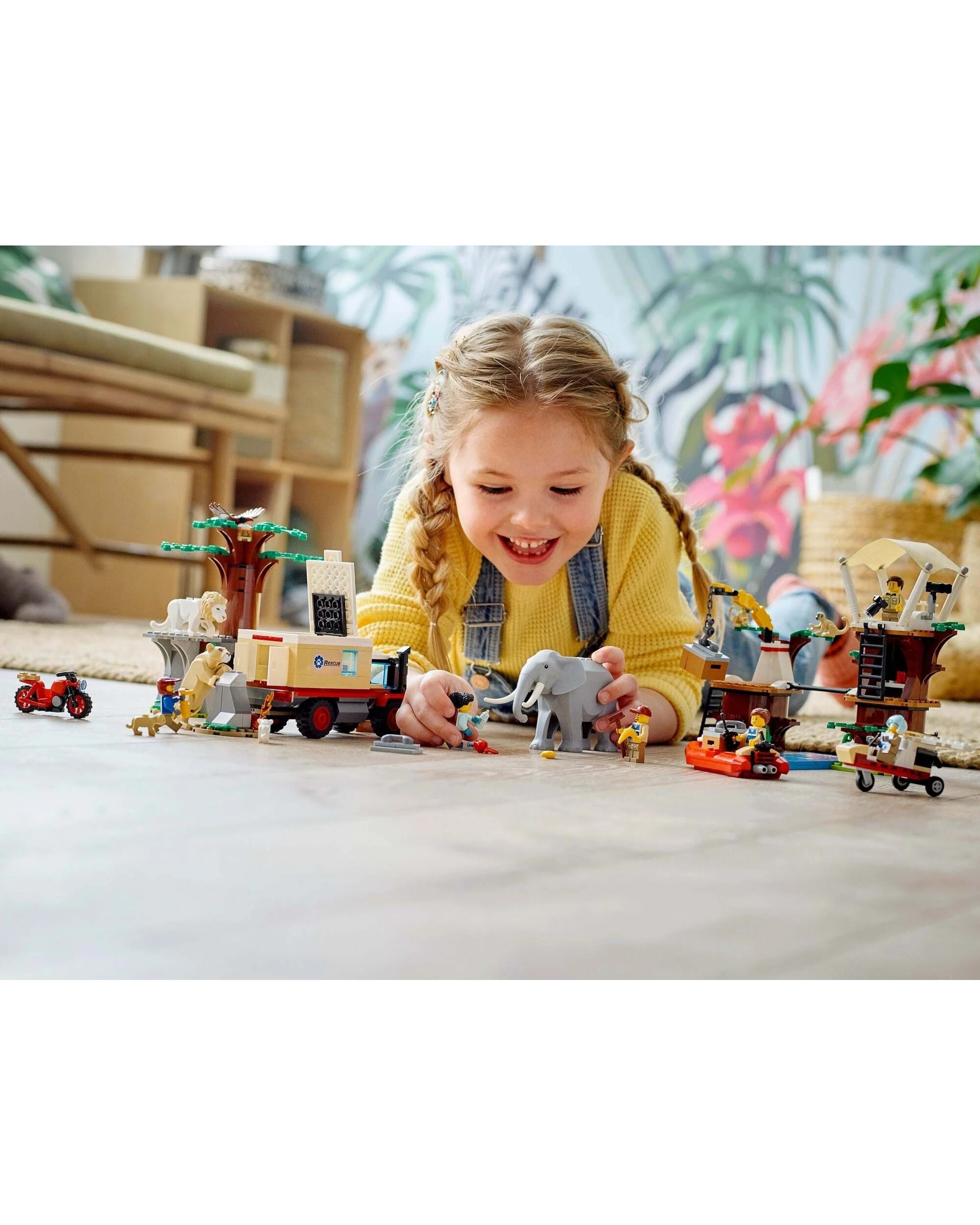 2 LEGO 60307 Wildlife Rescue Camp - Animals, Vehicles & Minifigures, 2 of 5