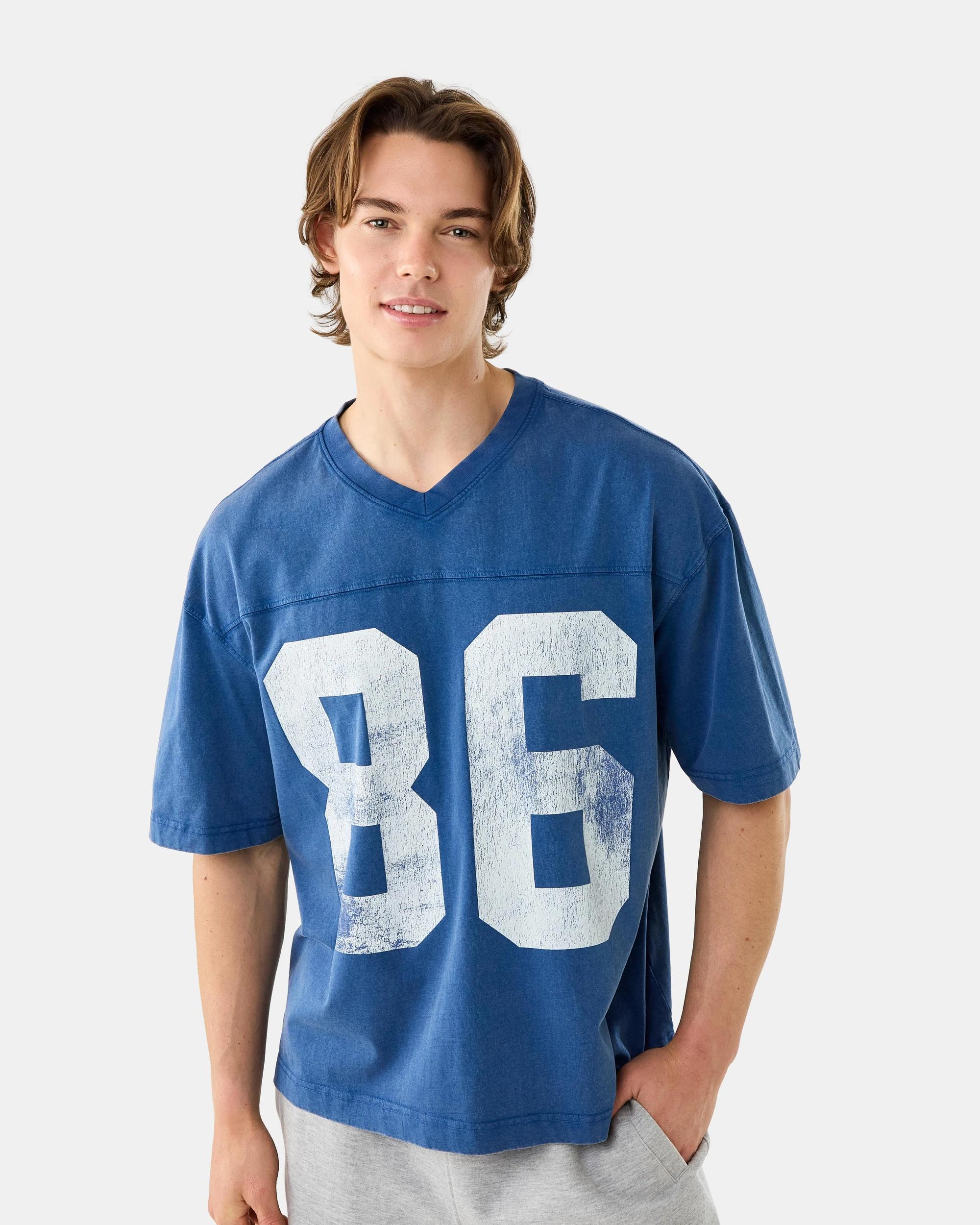 1 Boxy V-Neck Washed Print T-shirt Blu 86, 1 of 7
