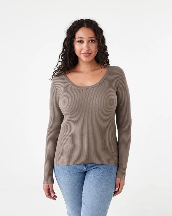 Long Sleeve Scoop Neck Top