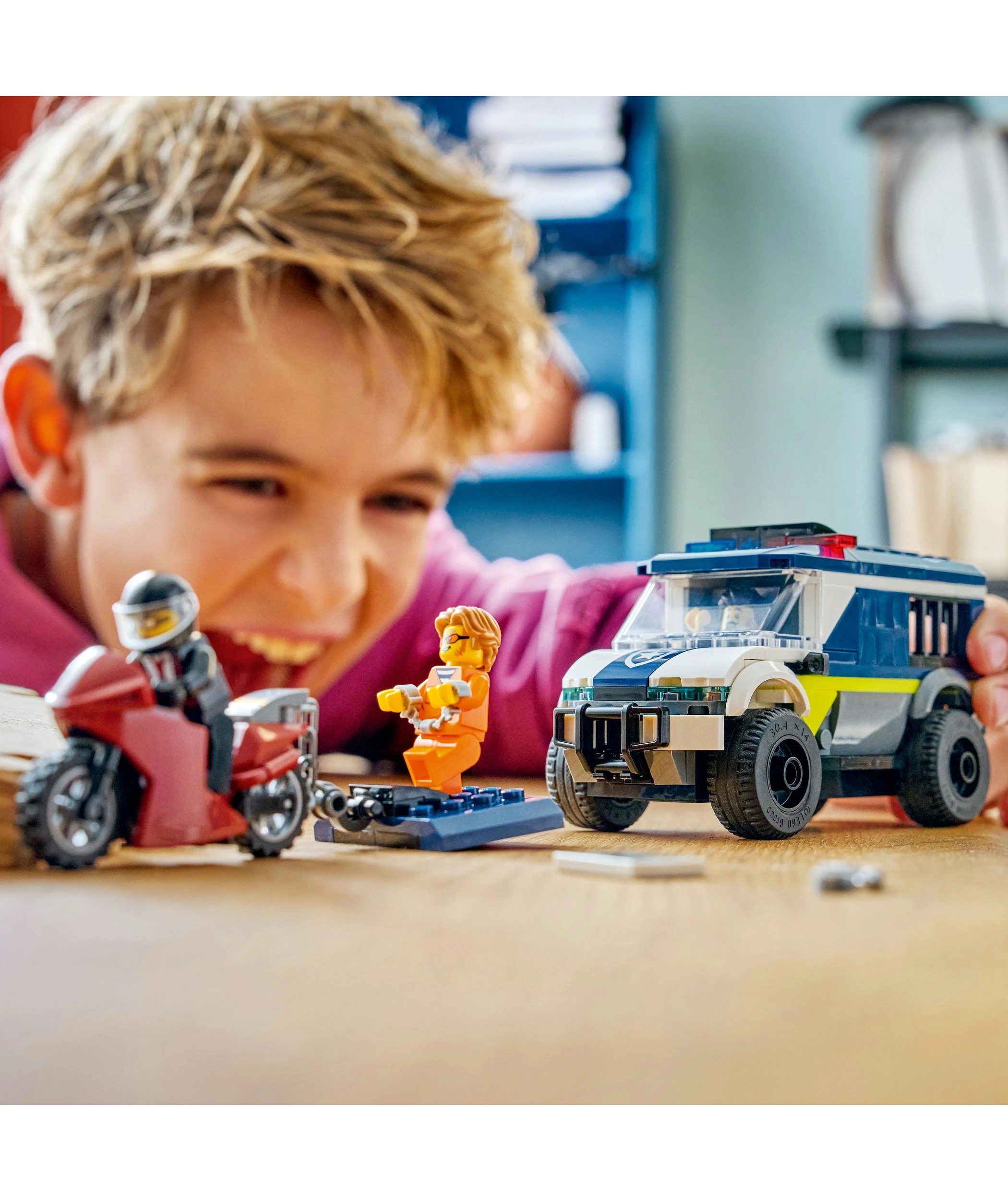 8 LEGO City Police Prisoner Transport Van 60479, 8 of 10