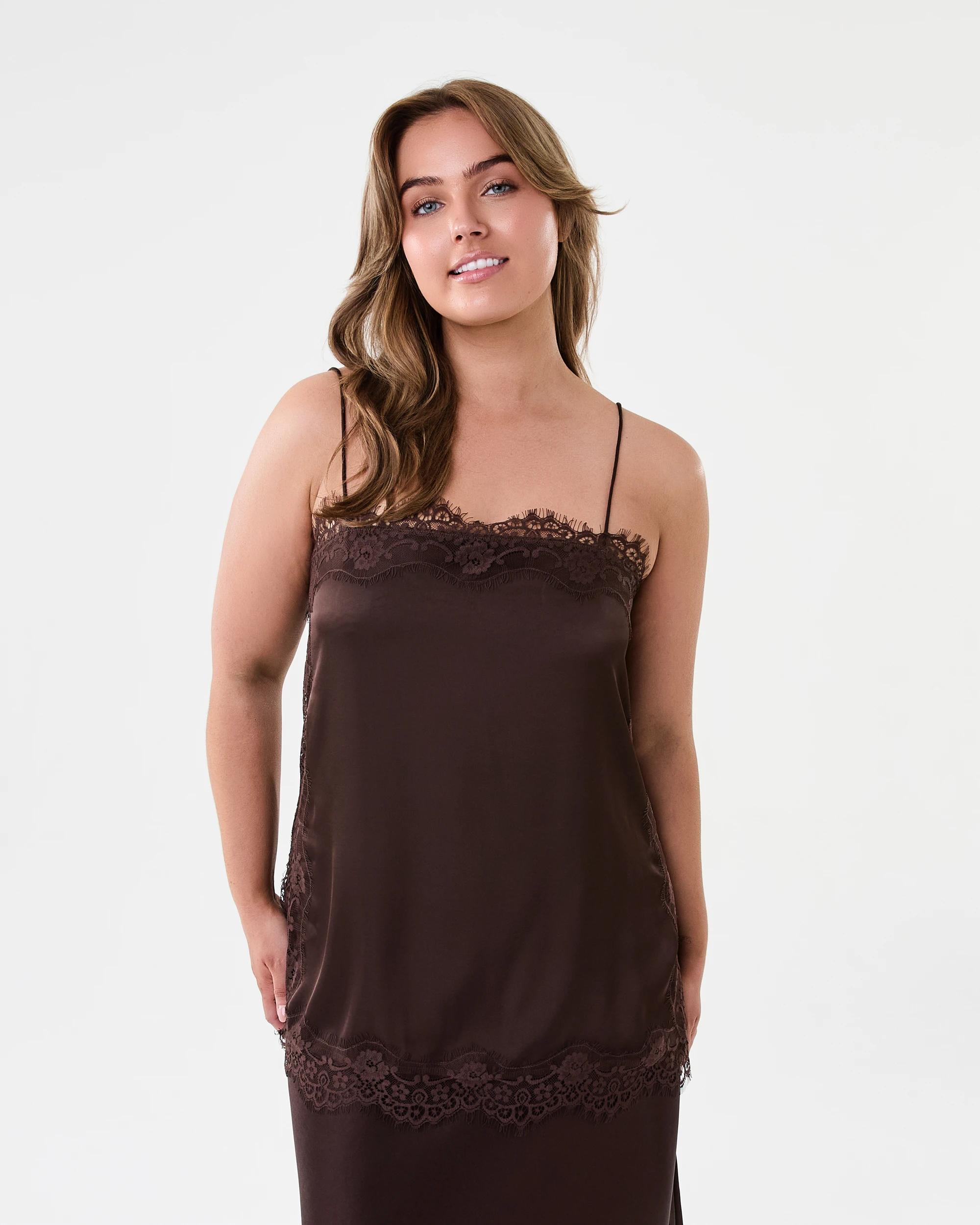 1 Sleeveless Boxy Satin Lace Cami Cbean, 1 of 7