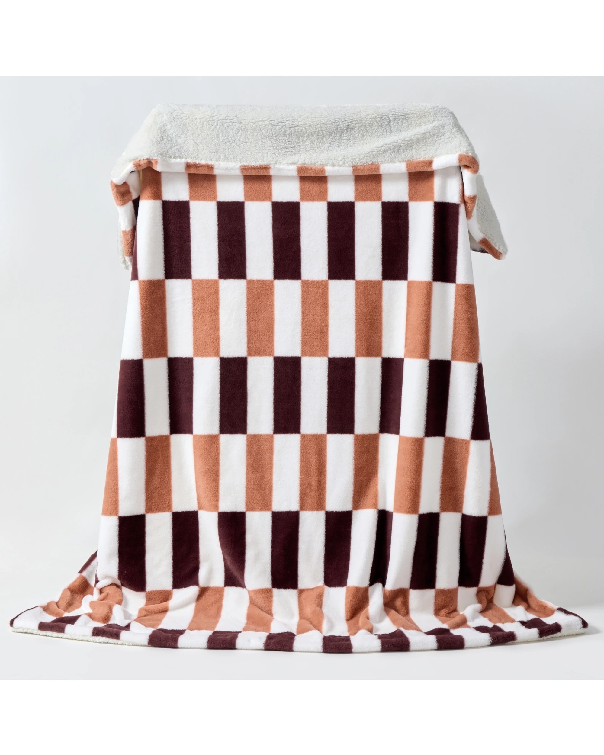 7 Dreamaker Alma Faux Fur Throw 180x200cm - Chocolate Mousse, 7 of 7