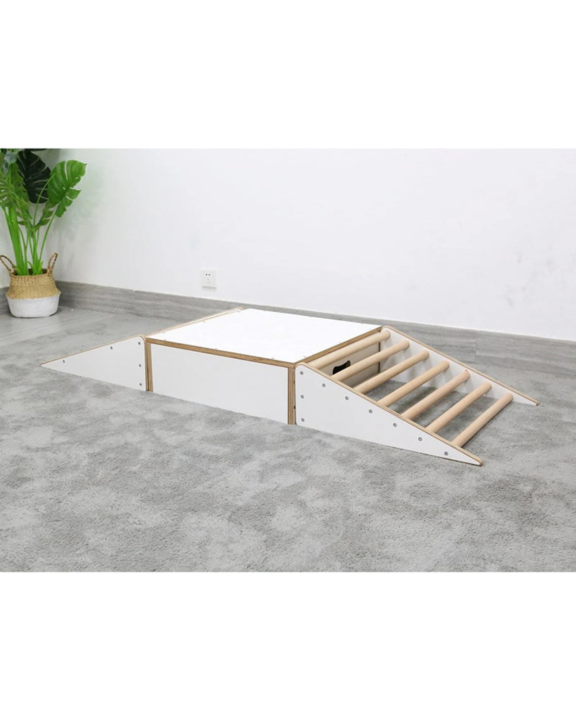 2 Vivaio Wooden Indoor Climbing Triangular Slide 60x60x20cm - White, 2 of 2