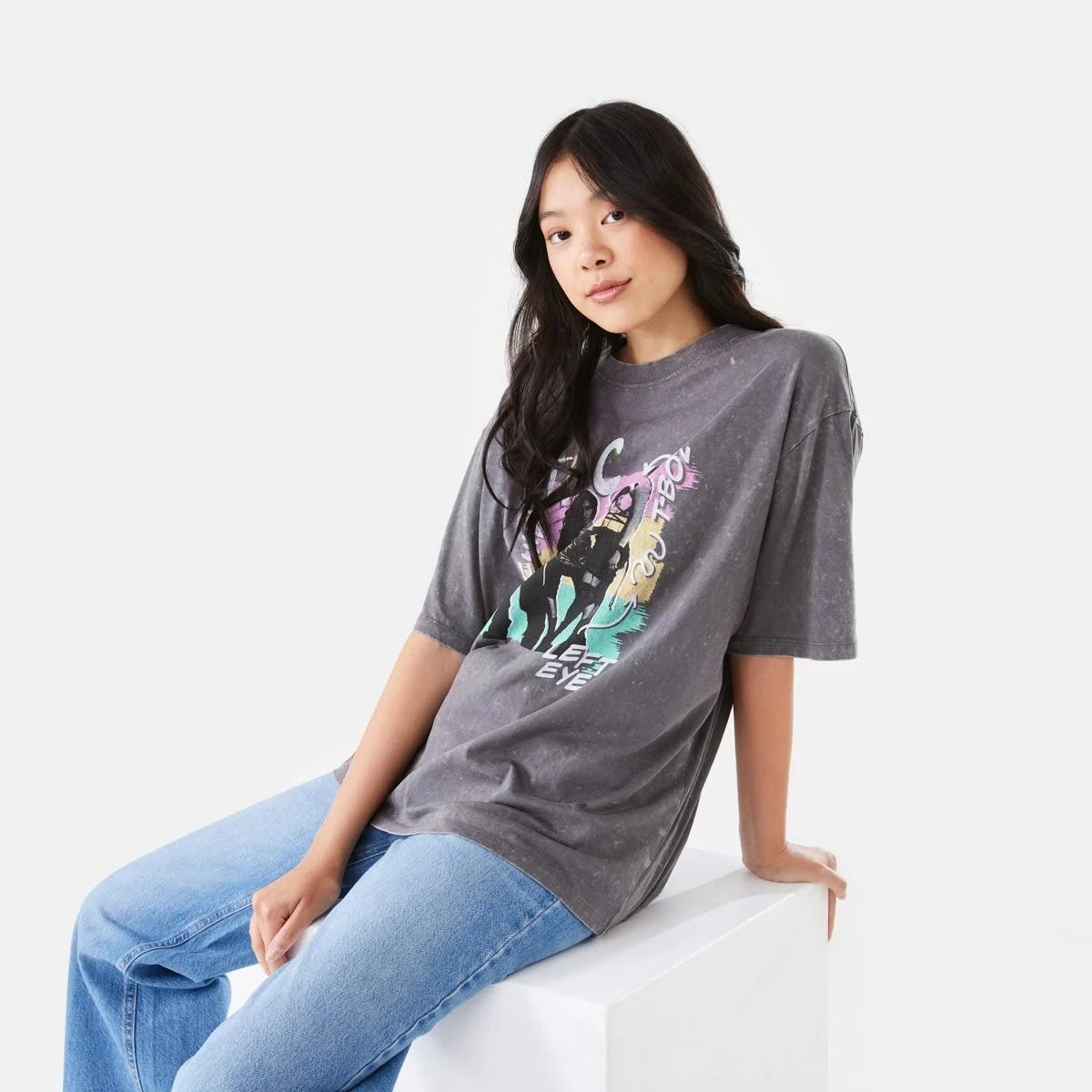 9 TLC License Short Sleeve Oversized T-shirt TLC LIGHT GREY WASH, 9 of 9