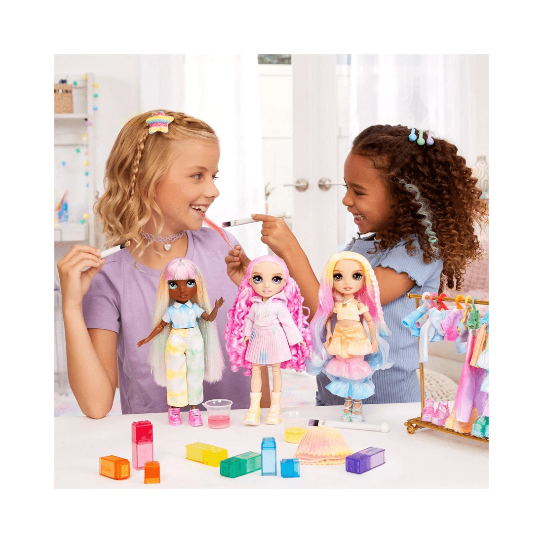 7 MGA Entertainment UK Ltd Rainbow High Watercolor and Create Purple Eyes, 7 of 7