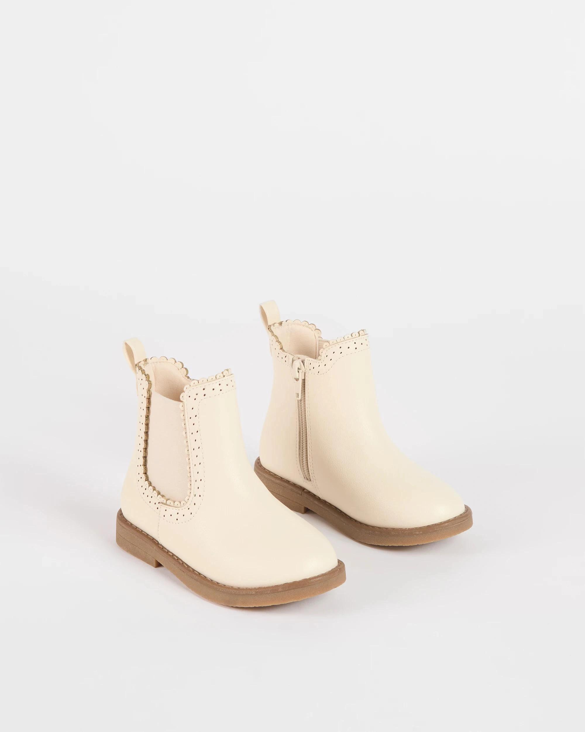 2 Target Kids Brogue Elastic Chelsea Boot MILK, 2 of 3