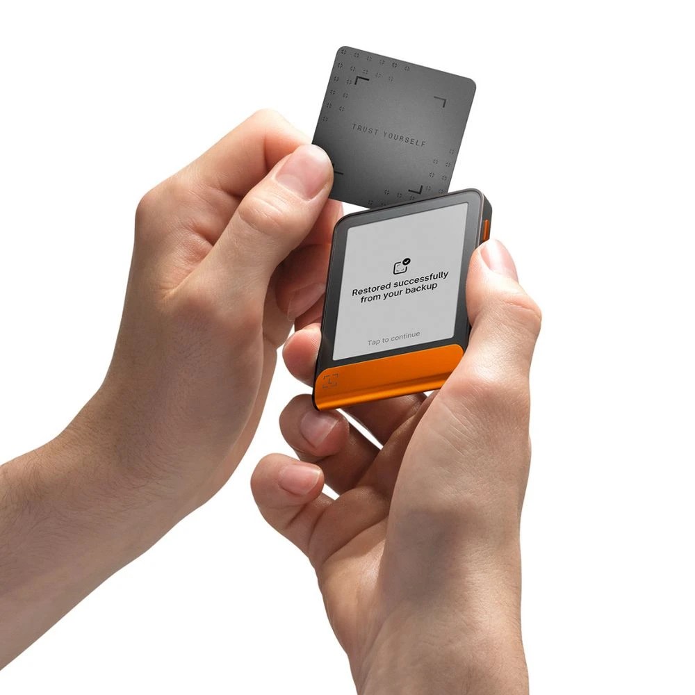 3 Ledger Flex Crypto Wallet with Recovery Key Orange, 3 of 8