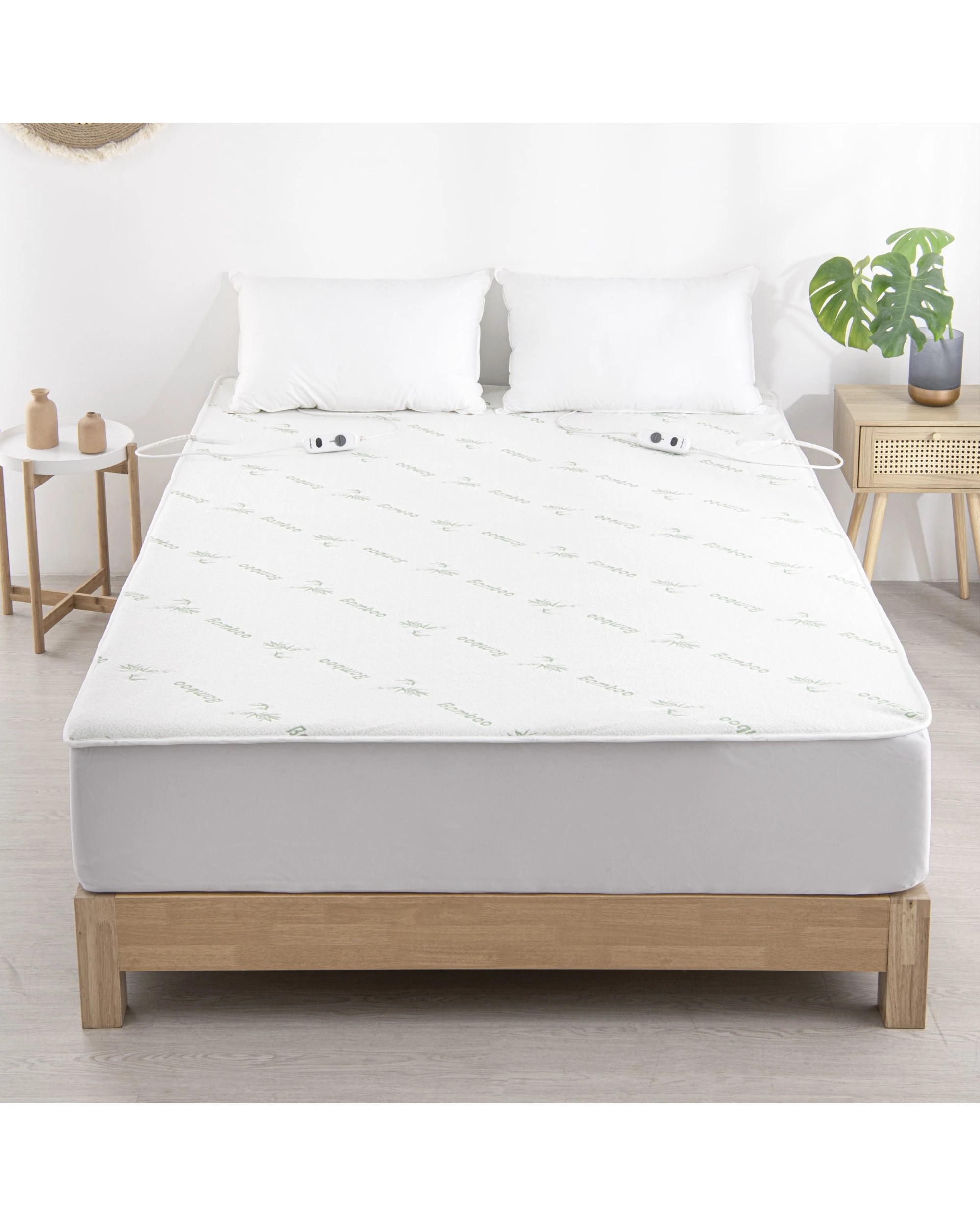 1 Dreamaker Waterproof Bamboo Electric Blanket - Queen Bed - White, 1 of 8
