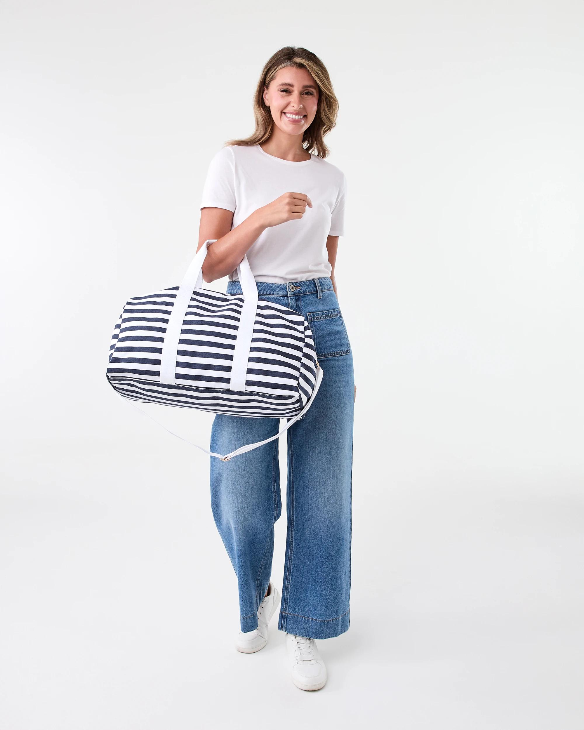 5 Canvas Weekender Bag Navy Strp, 5 of 5
