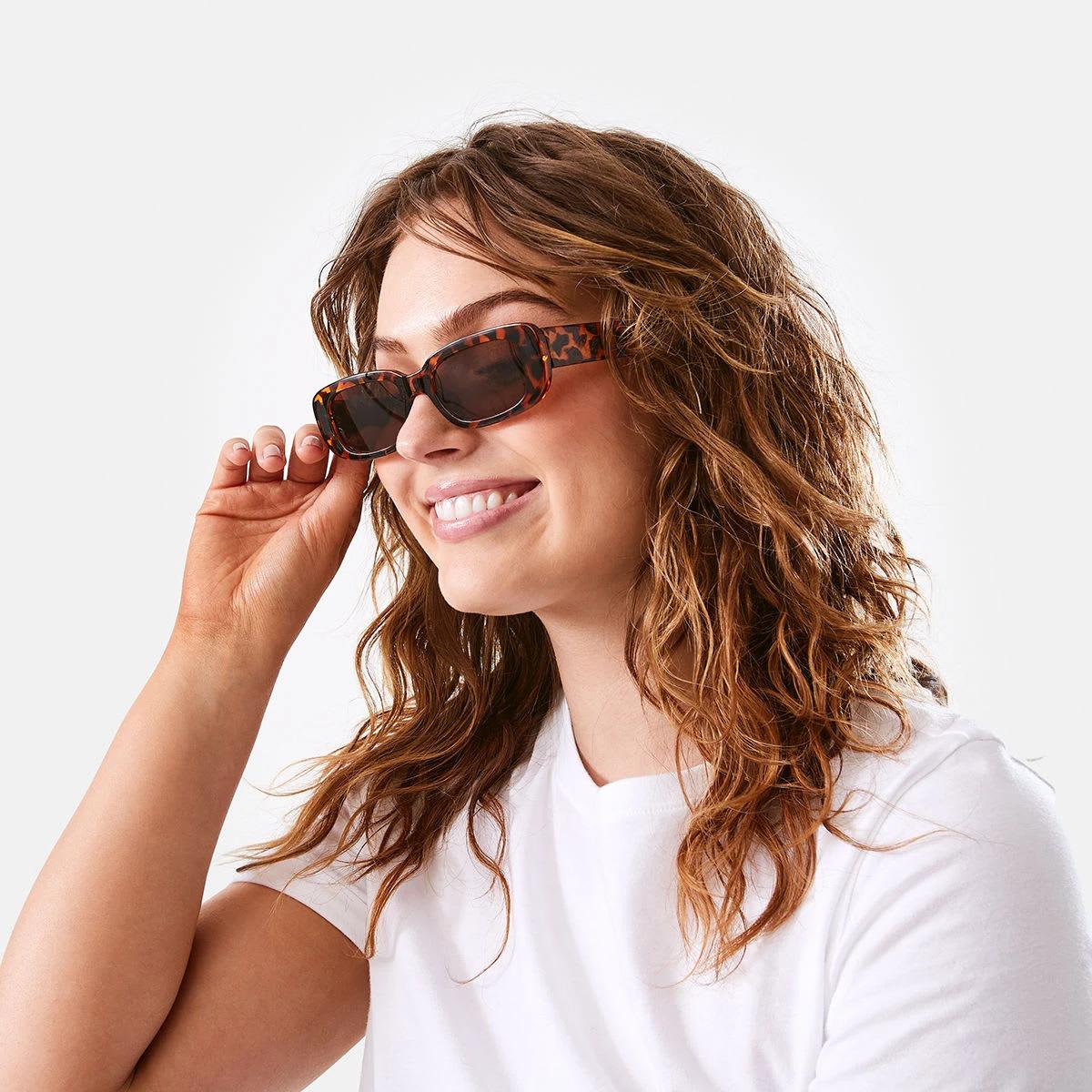 5 Rectangle Classic Sunglasses Tort, 5 of 6