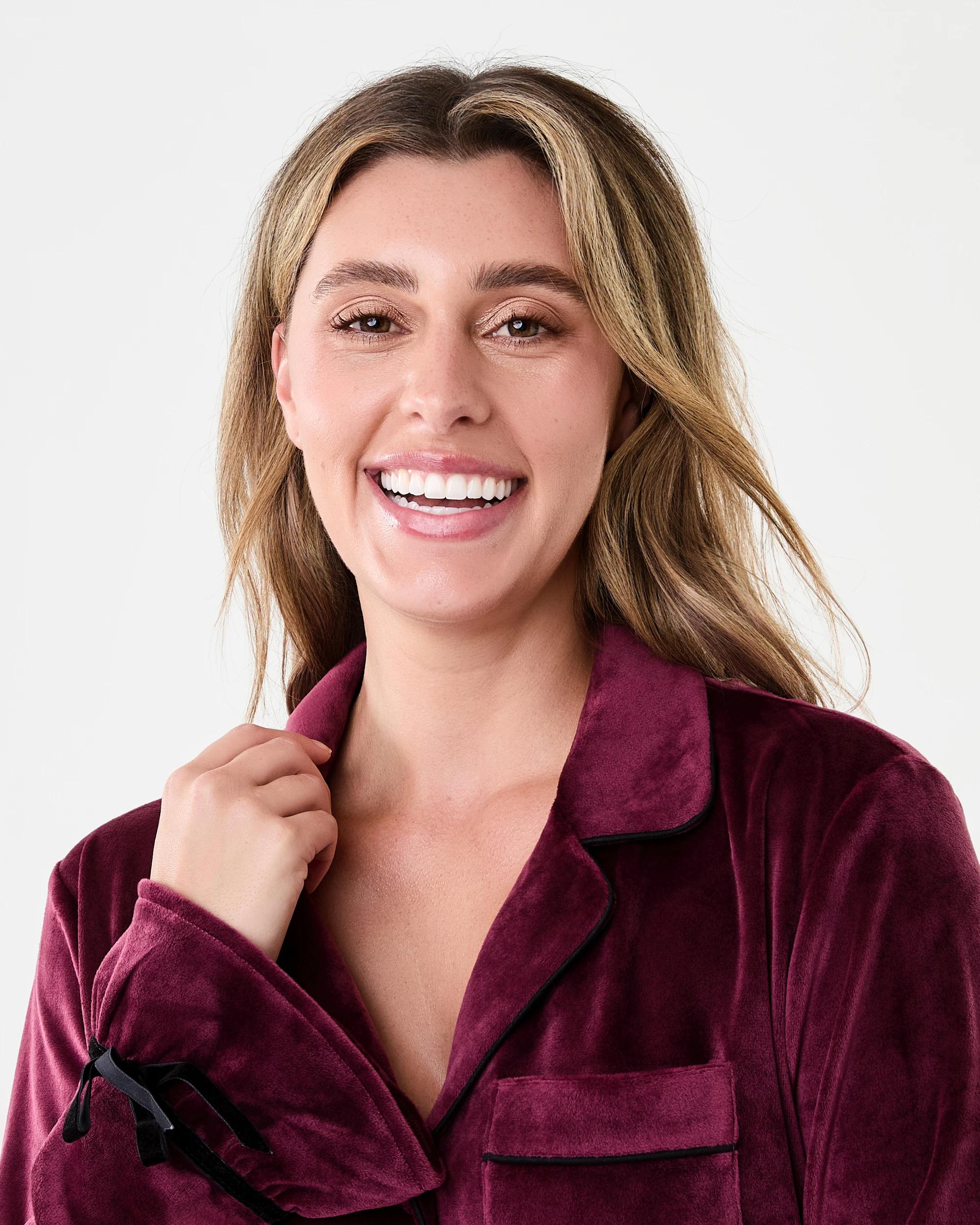 4 Long Sleeve Top and Pants Velour Pyjama Set Velvet Red, 4 of 8