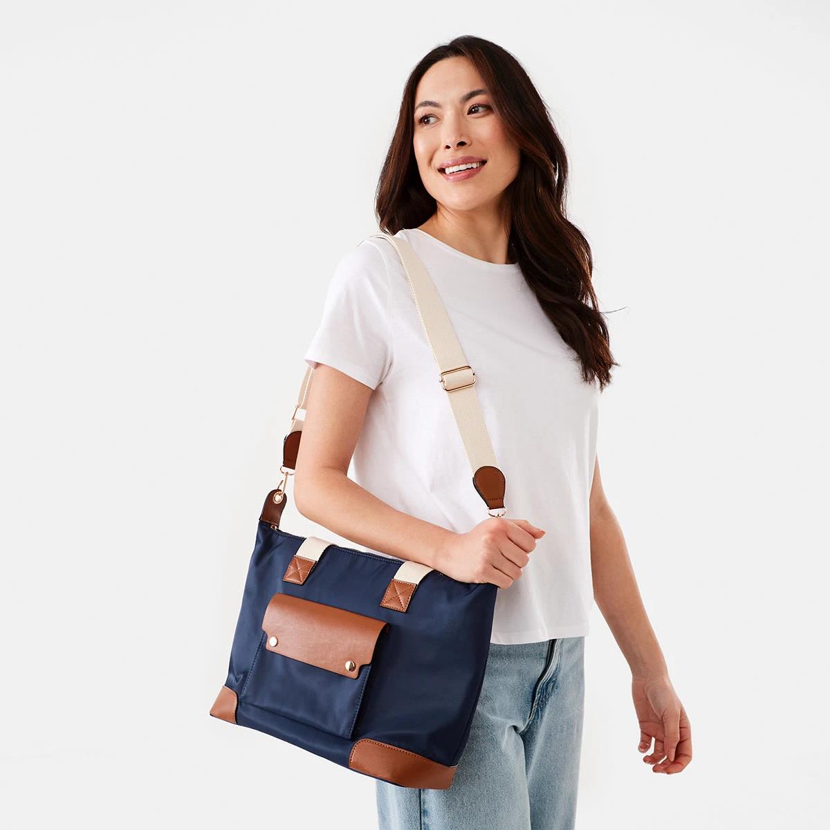 6 Large Crossbody Tote Bag Mdnt Navy, 6 of 6