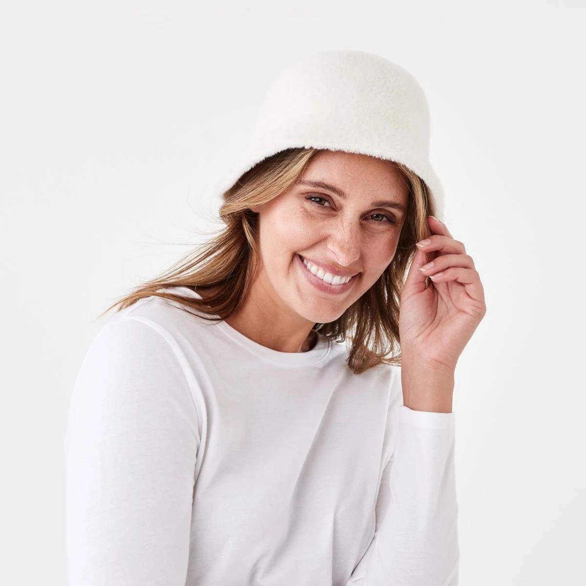 3 Fluffy Bucket Hat Ecru, 3 of 3