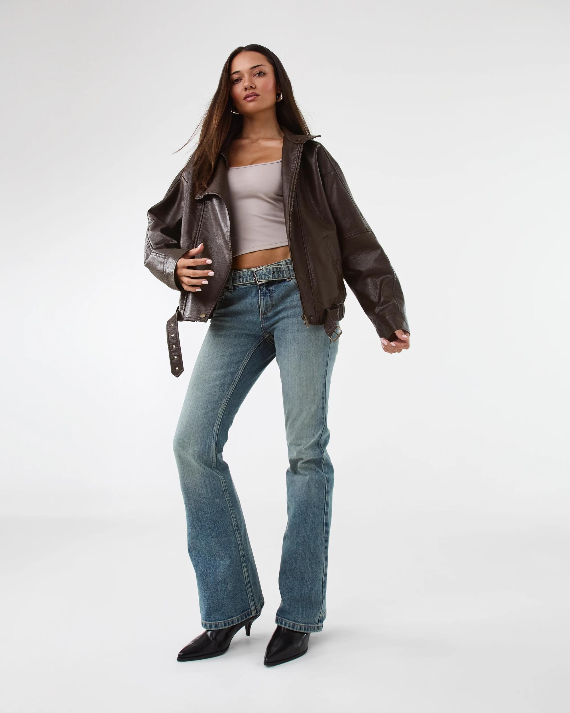 2 Belted Puddle Flare Jeans Mid Tint, 2 of 7