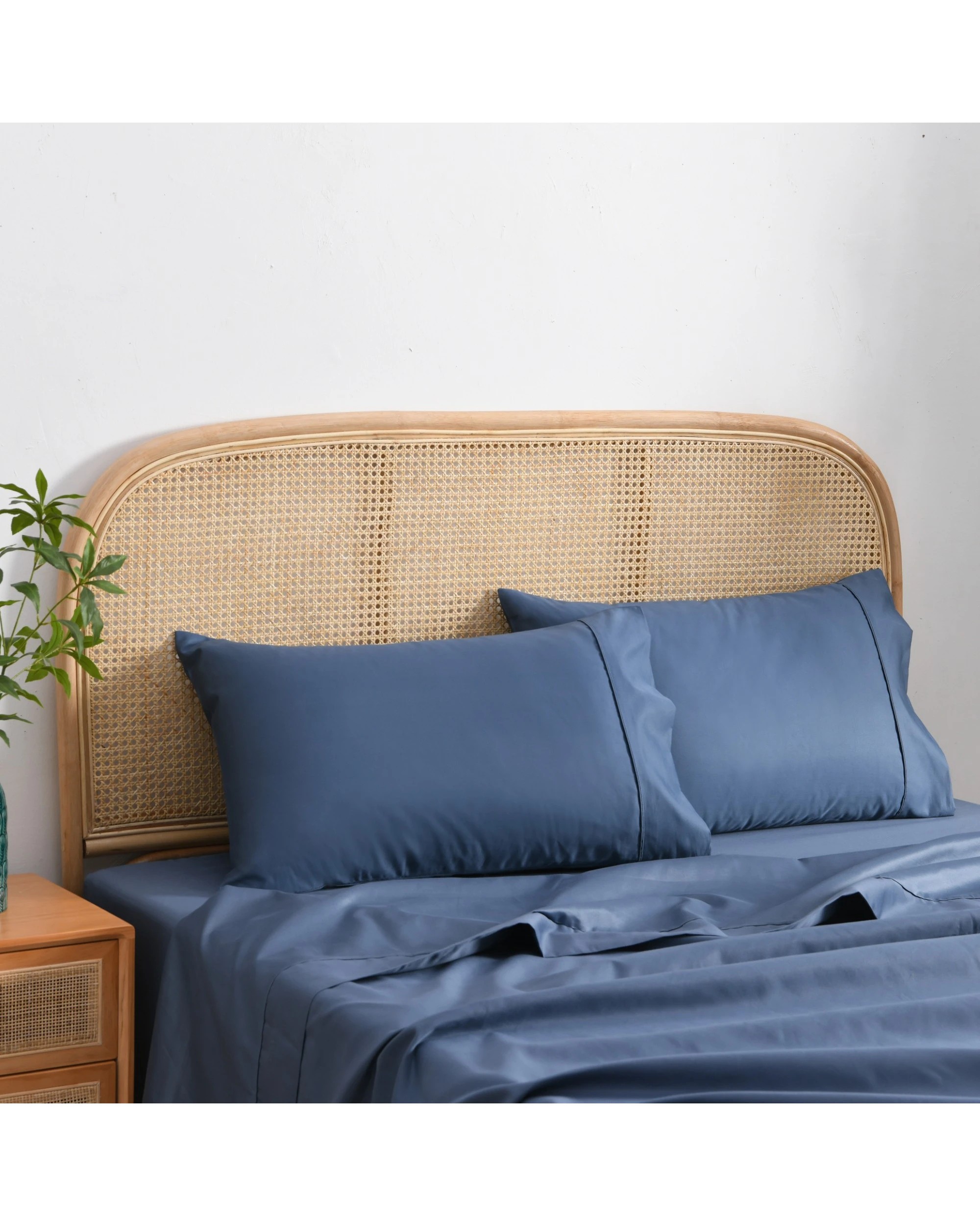 3 Dreamaker 1500TC Cotton Rich Sateen Sheet Set - Queen Bed - Navy, 3 of 6
