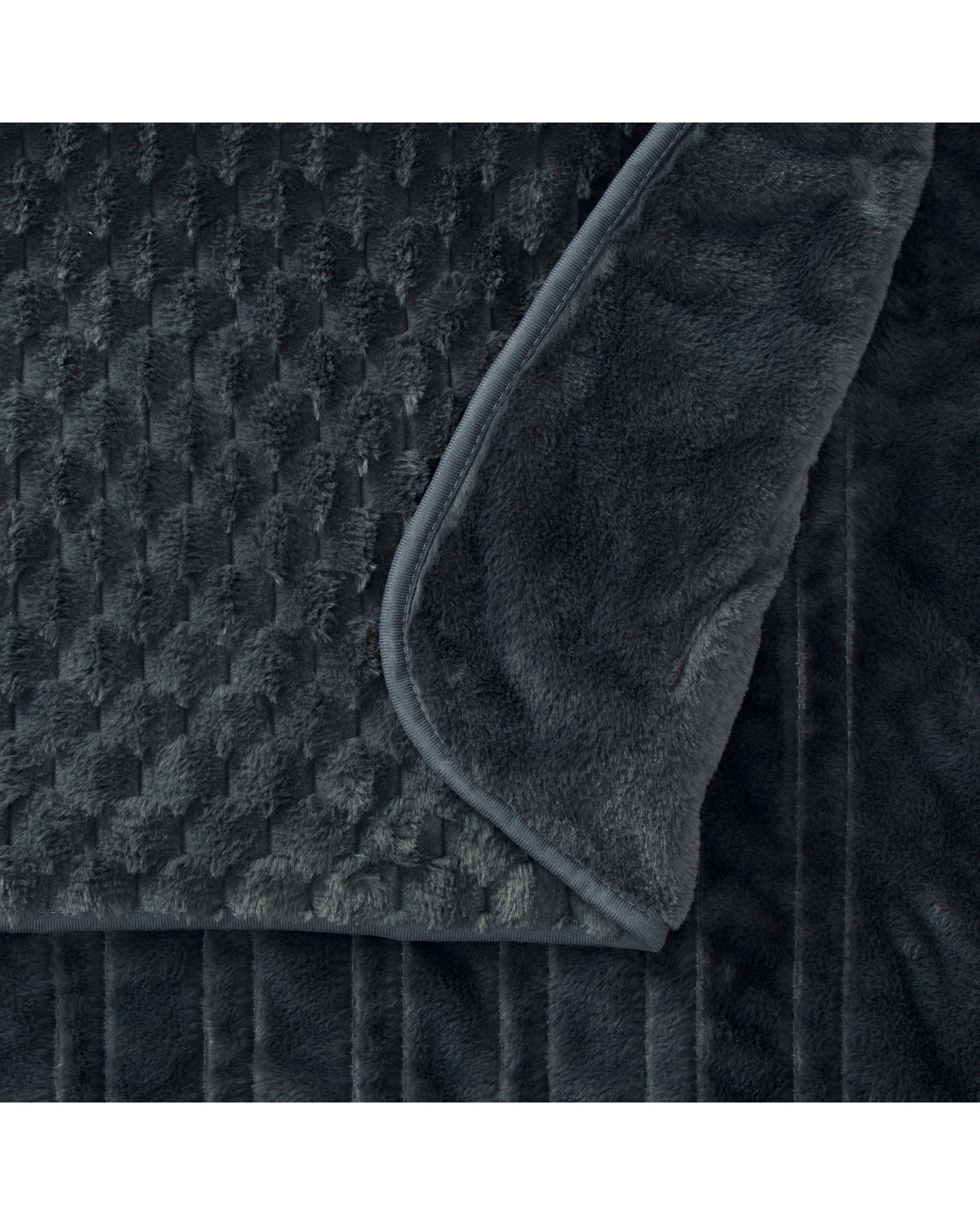 3 Dreamaker Emmett Textured Faux Fur Heated Throw 130x160cm - Charcoal, 3 of 9