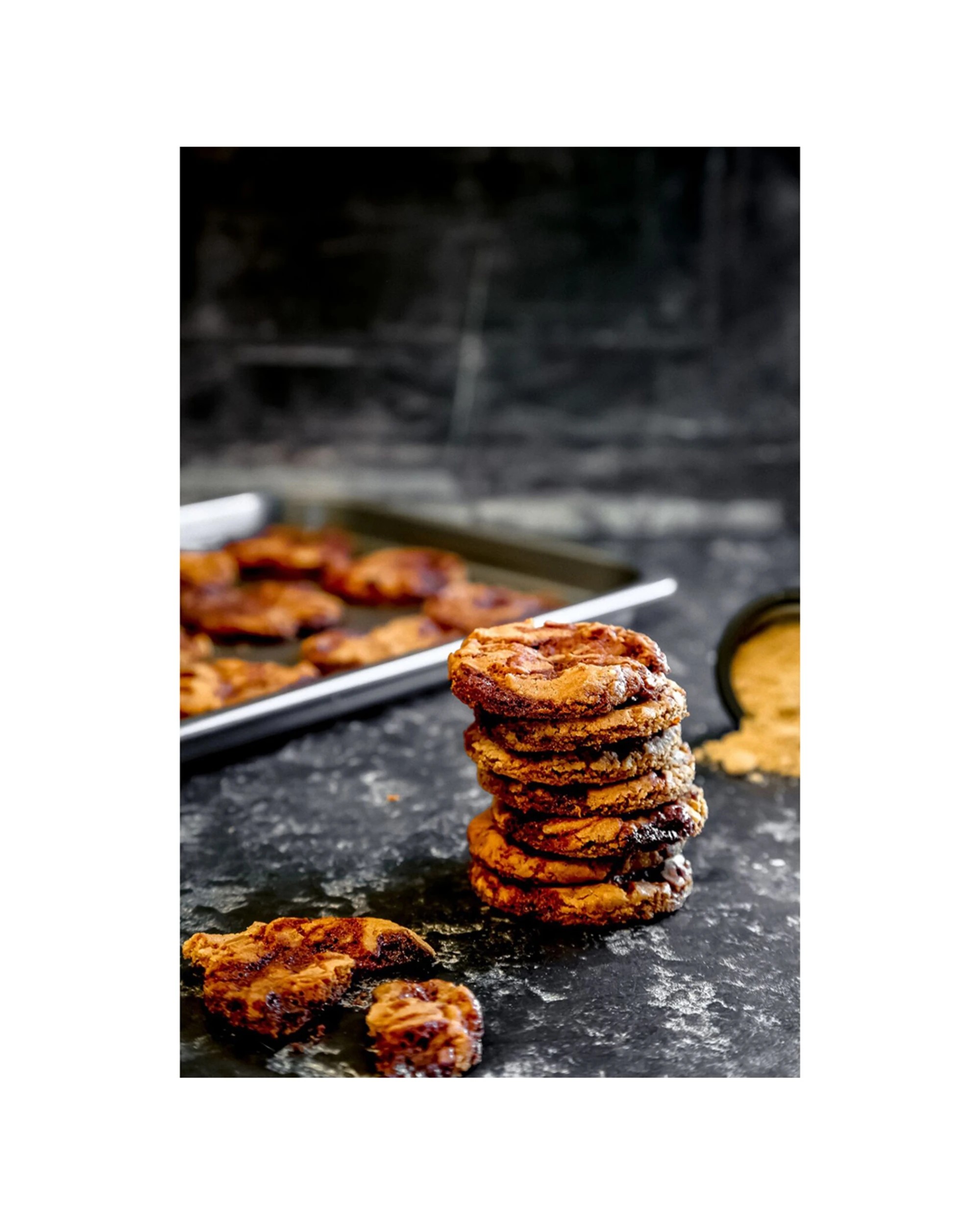 3 Mastercraft 35x25cm Heavy Base Non-stick Bake Tray Kitchen Baking Pan Black
 - Black, 3 of 3