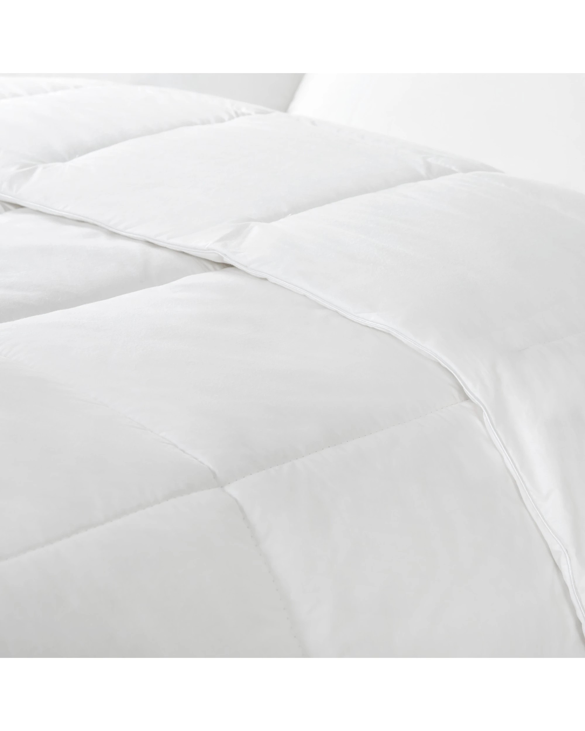 3 Dreamaker 500GSM Winterweight Australian Washable Wool Quilt - Super King Bed - White, 3 of 4