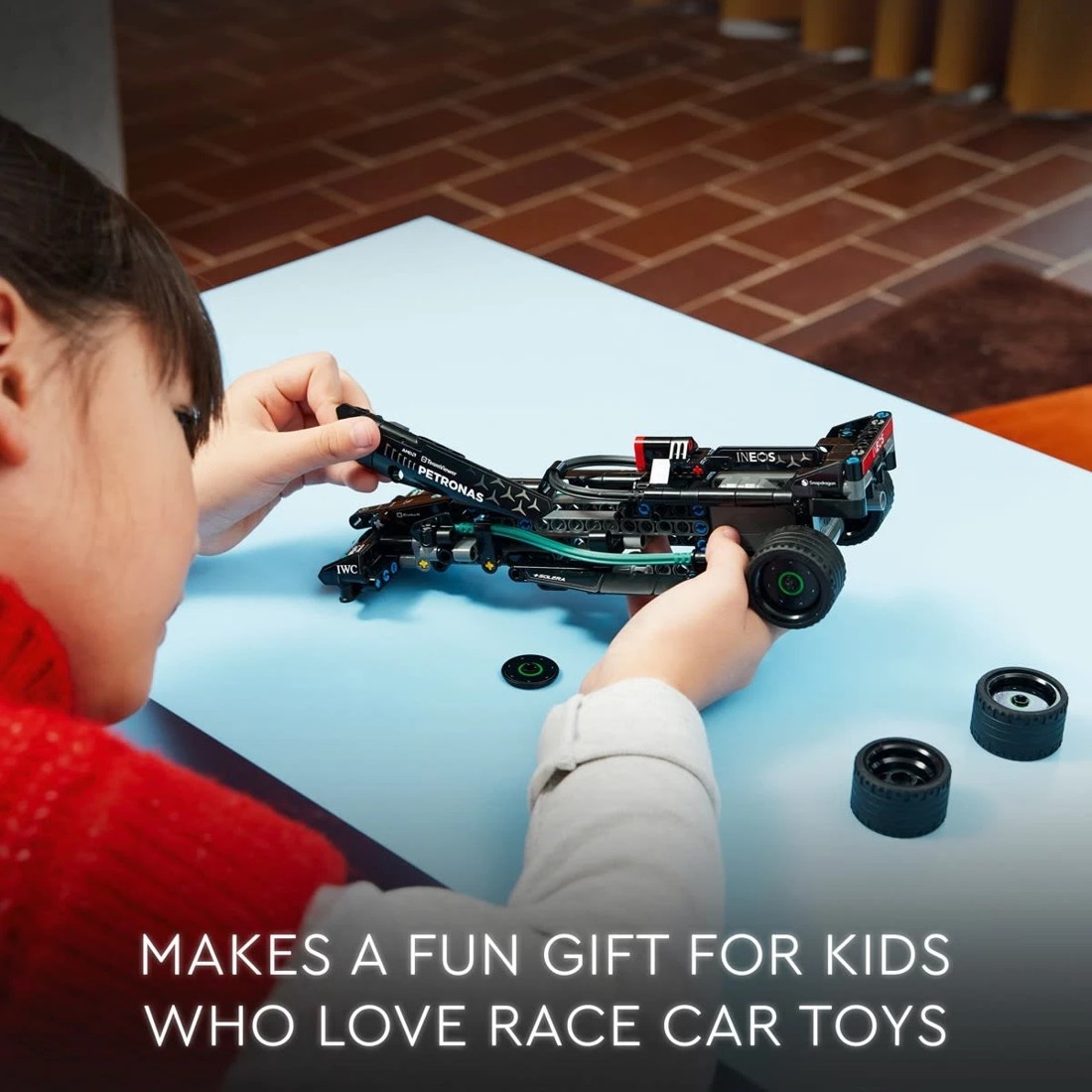 4 LEGO Technic Mercedes-AMG F1 W14 E Performance Pull-Back 42165, 4 of 11