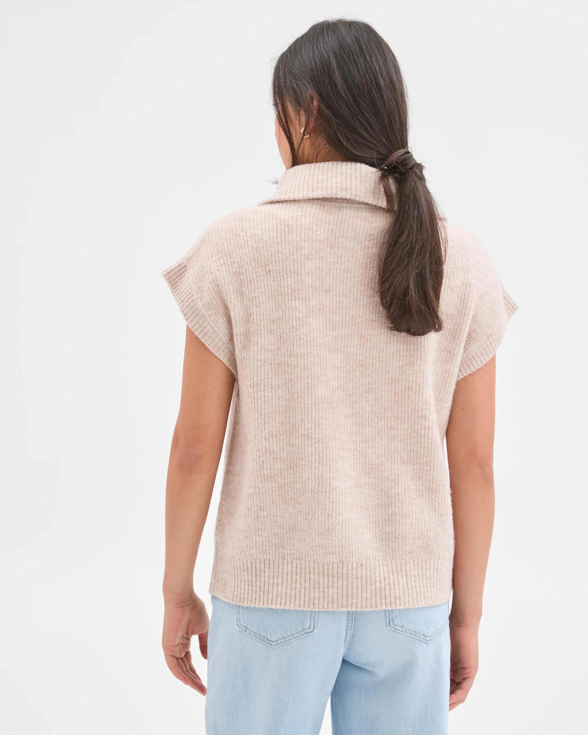 7 Target Woman Lightweight Lofty Cable Knit Vest PEBBLE, 7 of 7