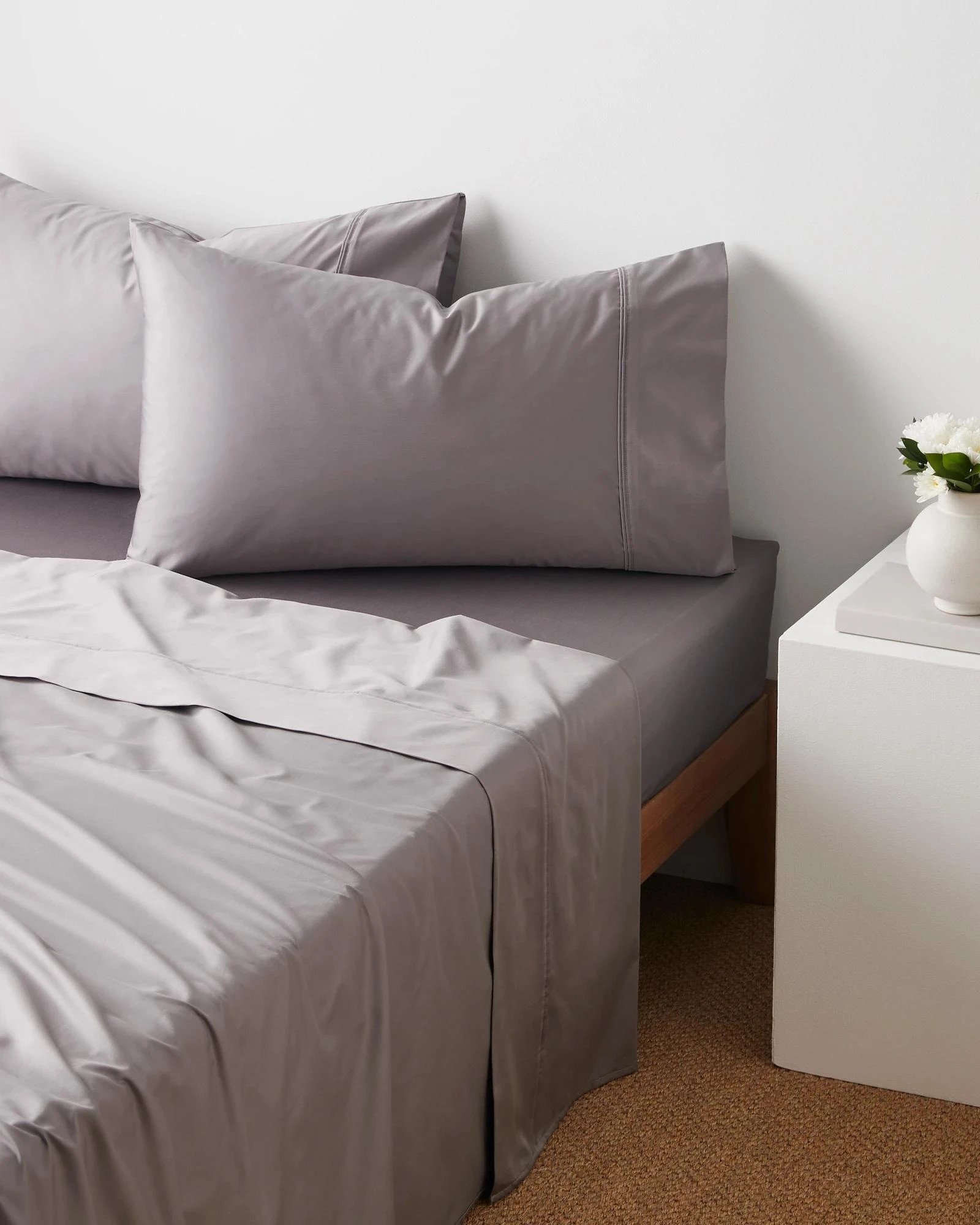 1 Target Egyptian Cotton 600 Thread Count Deep Fitted Sheet - Queen Bed - Grey, 1 of 2