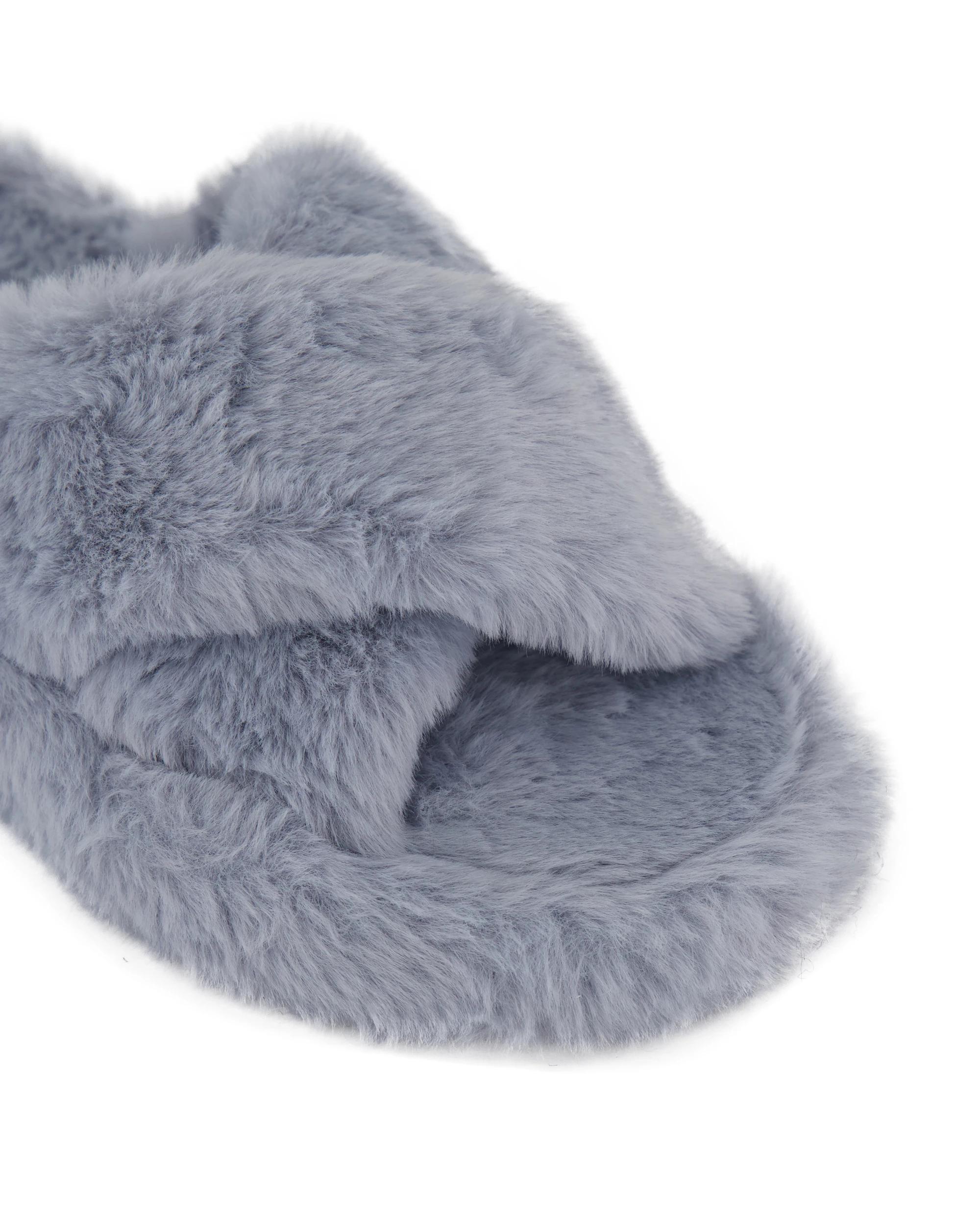 3 Crossover Furry Slippers Halo Blue, 3 of 3