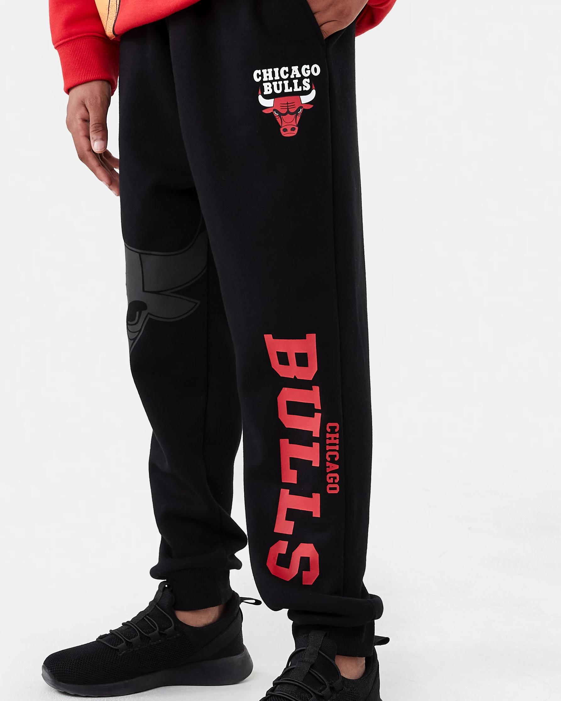 4 Official NBA Youth Trackpants BLACK BULLS TRACK, 4 of 6