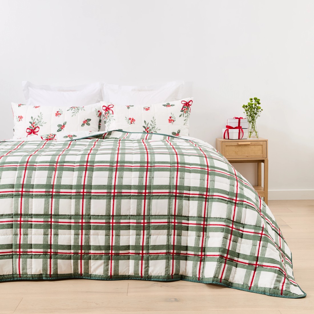 2 Mistletoe Reversible Coverlet Set - Queen/King Bed, 2 of 9