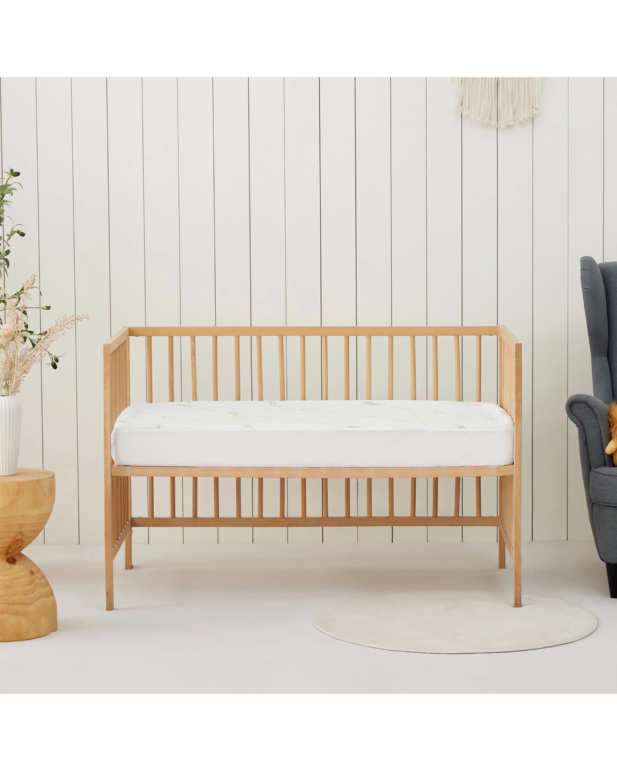 1 Dreamaker Baby 260gsm Bamboo Knitted Waterproof Mattress Protector - COT Boori Size - White, 1 of 8