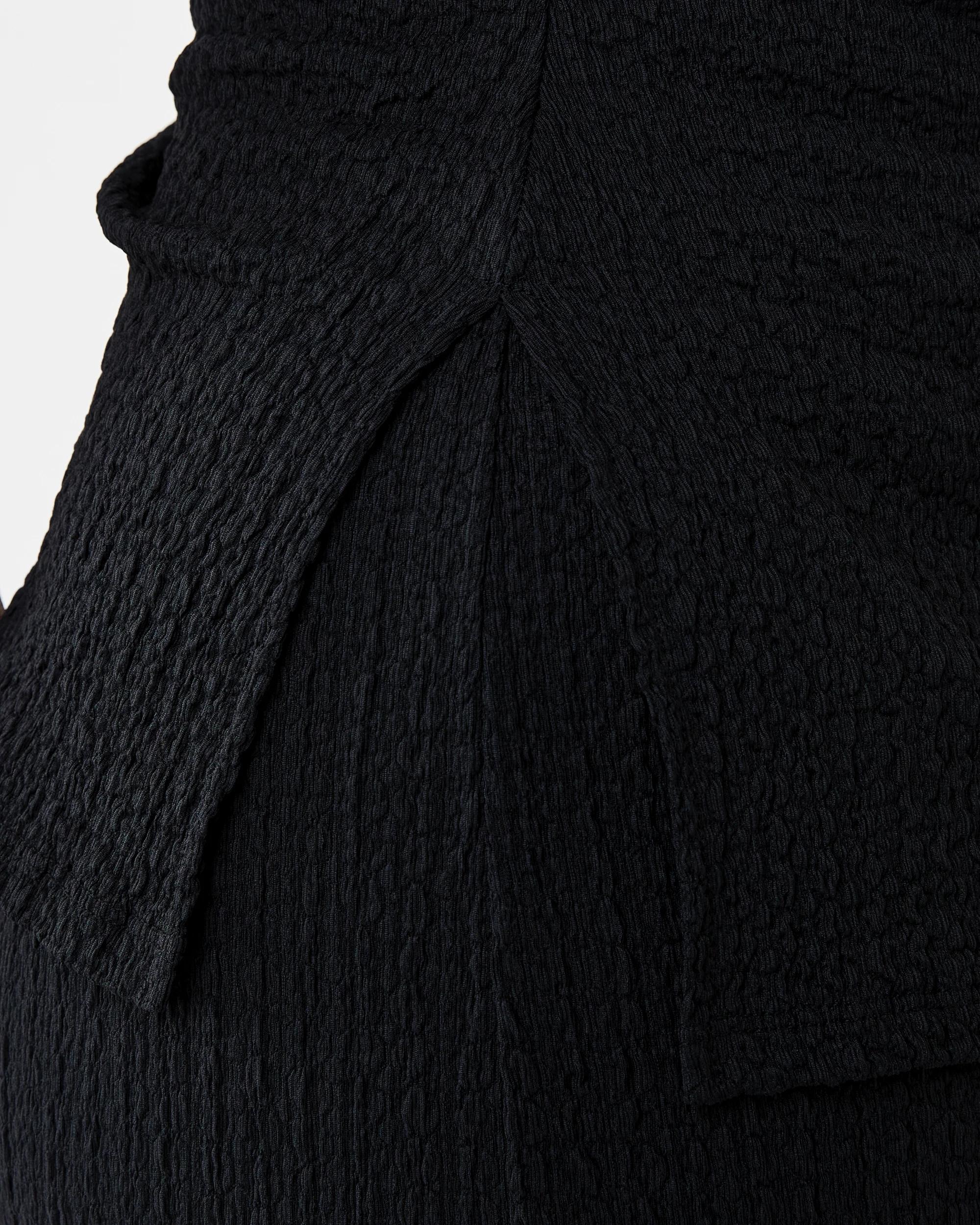 7 Short Sleeve Textured T-shirt Black, 7 of 7