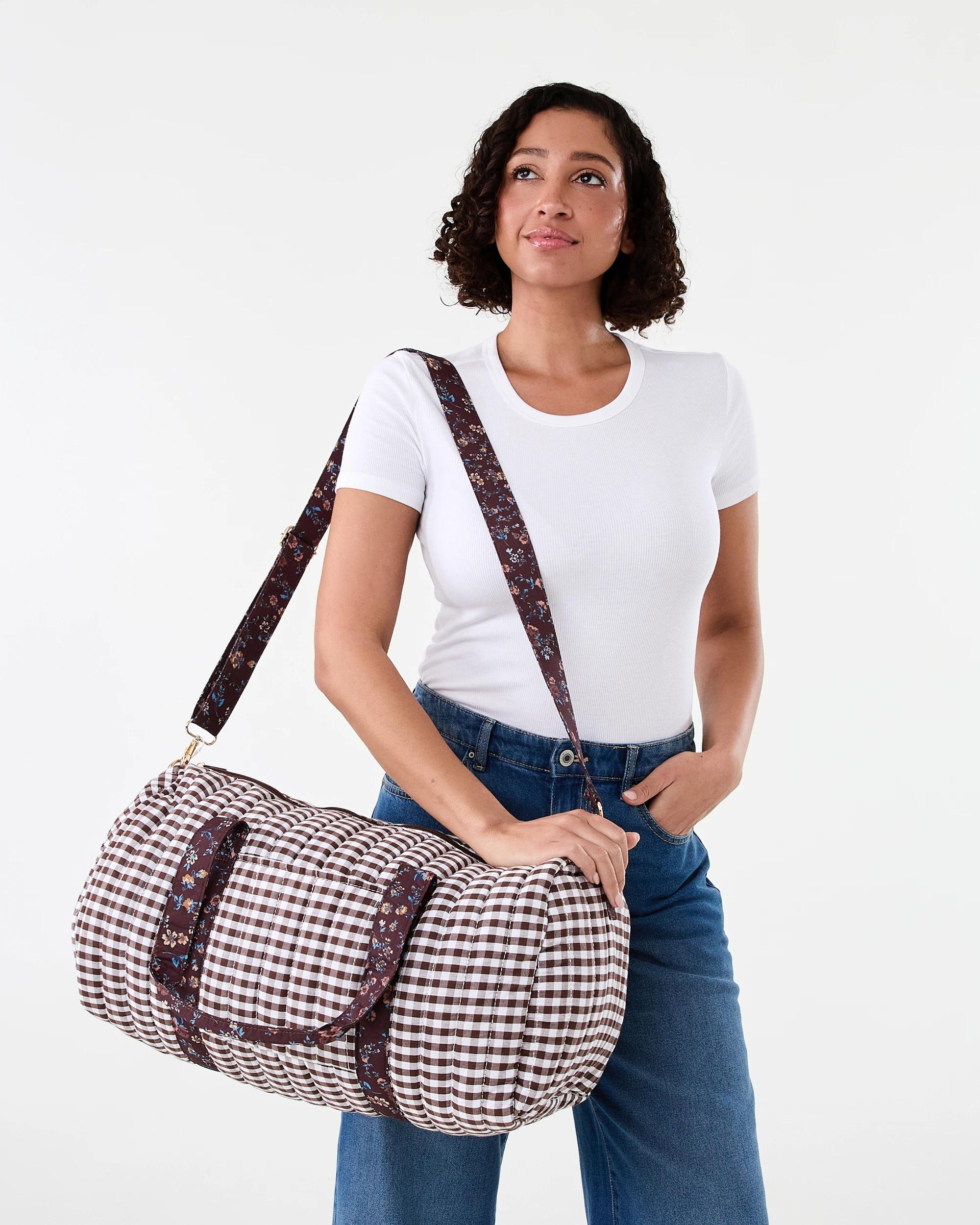 7 Quilted Weekender Bag Choc Ging, 7 of 7