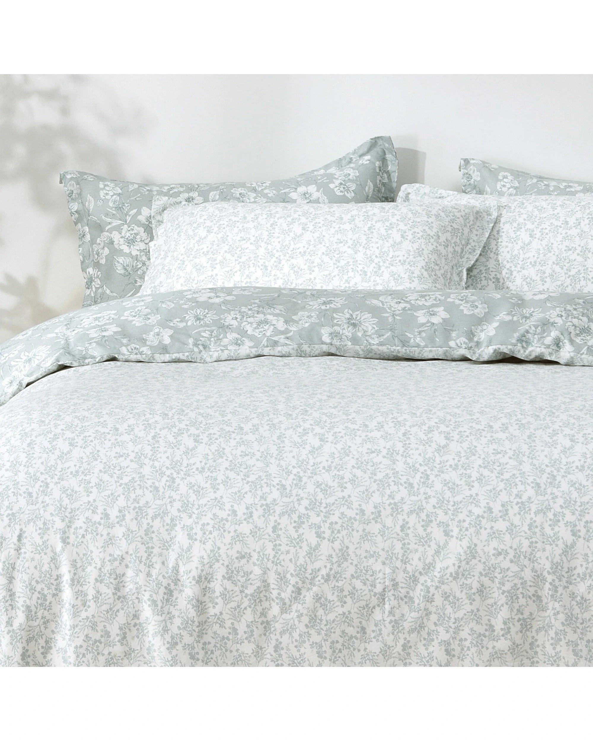 4 Dreamaker Eloise 100% Cotton Reversible Quilt Cover Set - King Single Bed - Ocean Fog, 4 of 8