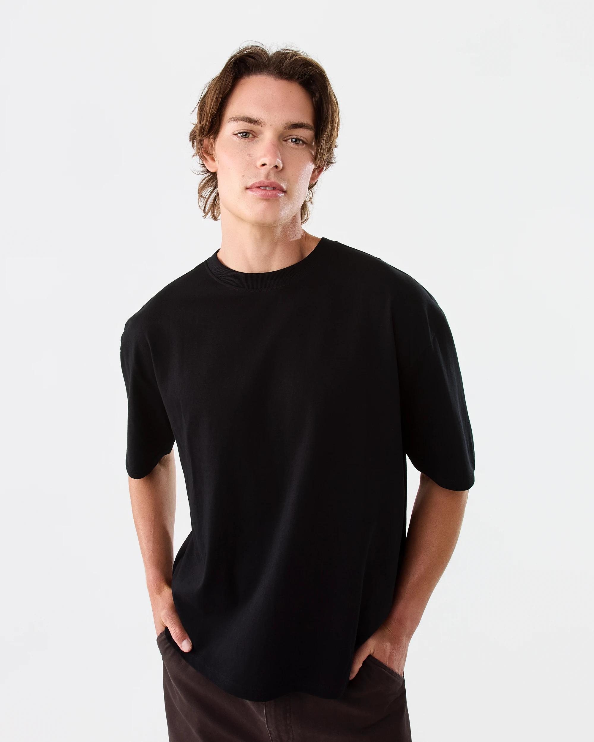 1 Boxy Core T-Shirt Black, 1 of 9