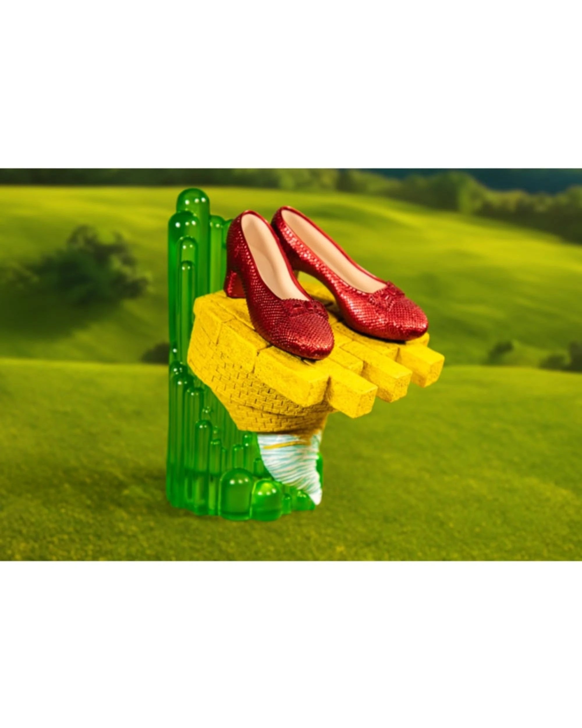 4 The Wizard of Oz Ruby Slippers 1/2 Scale Replica with Light-up Stand, 4 of 5
