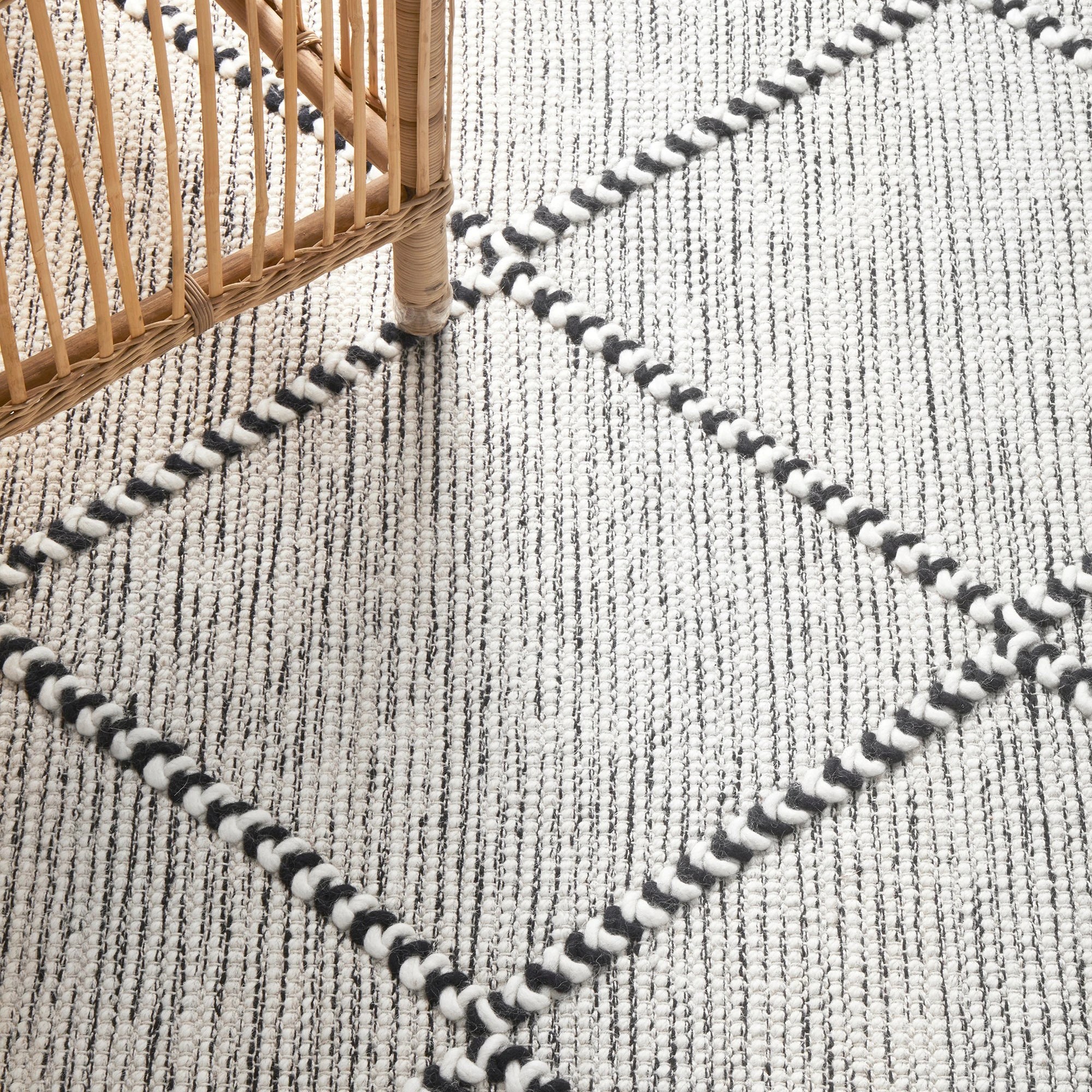 3 Common Ground Rugs Chateau 77 225x155cm - Grey, 3 of 9