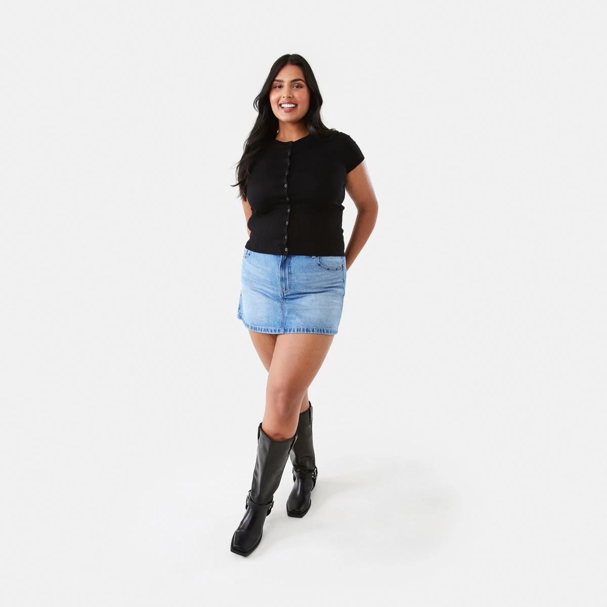 4 Short Sleeve Longline Button Up Top Black, 4 of 9