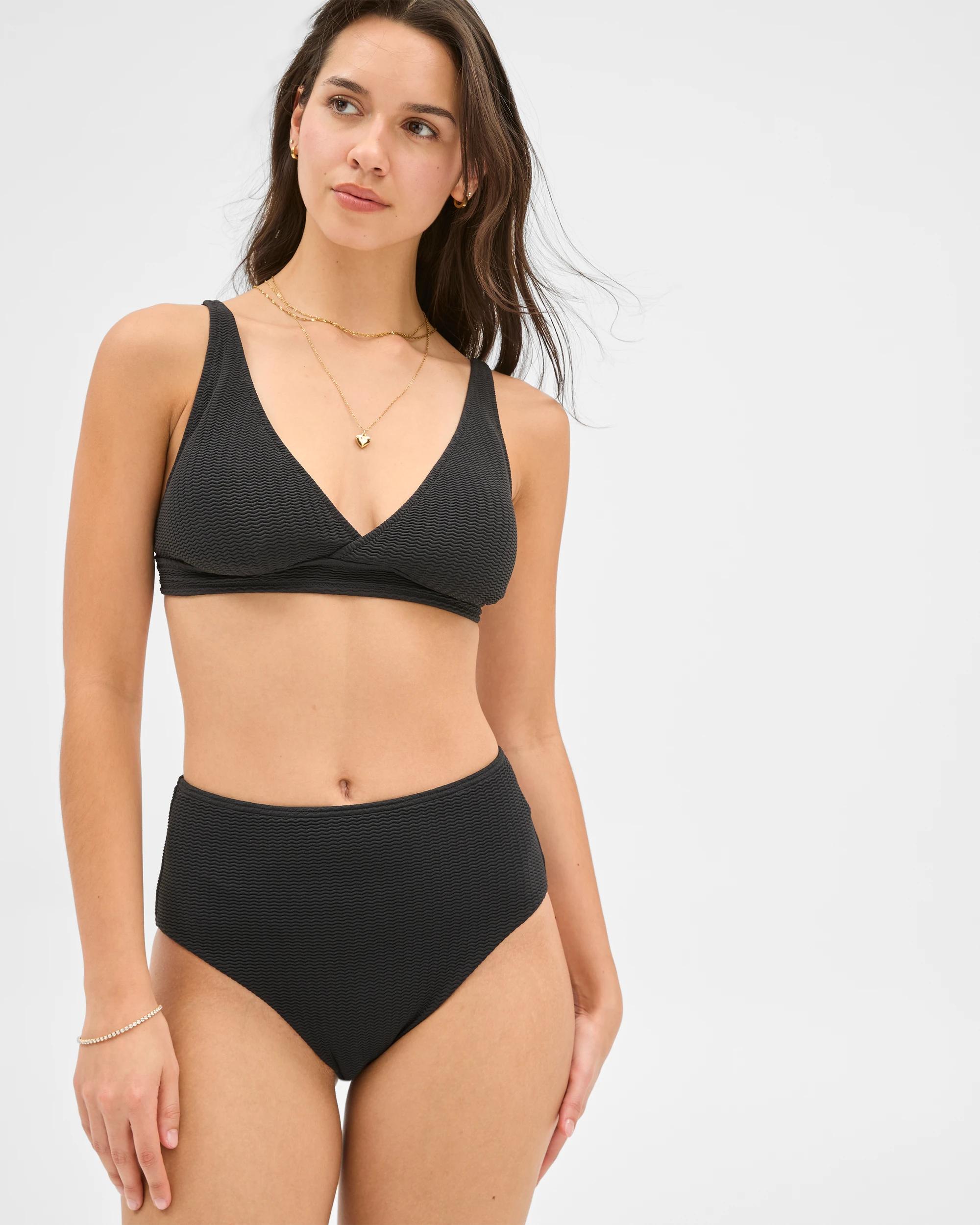 1 Target Resort Crinkle Plunge Swim Bikini Top BLACK, 1 of 10