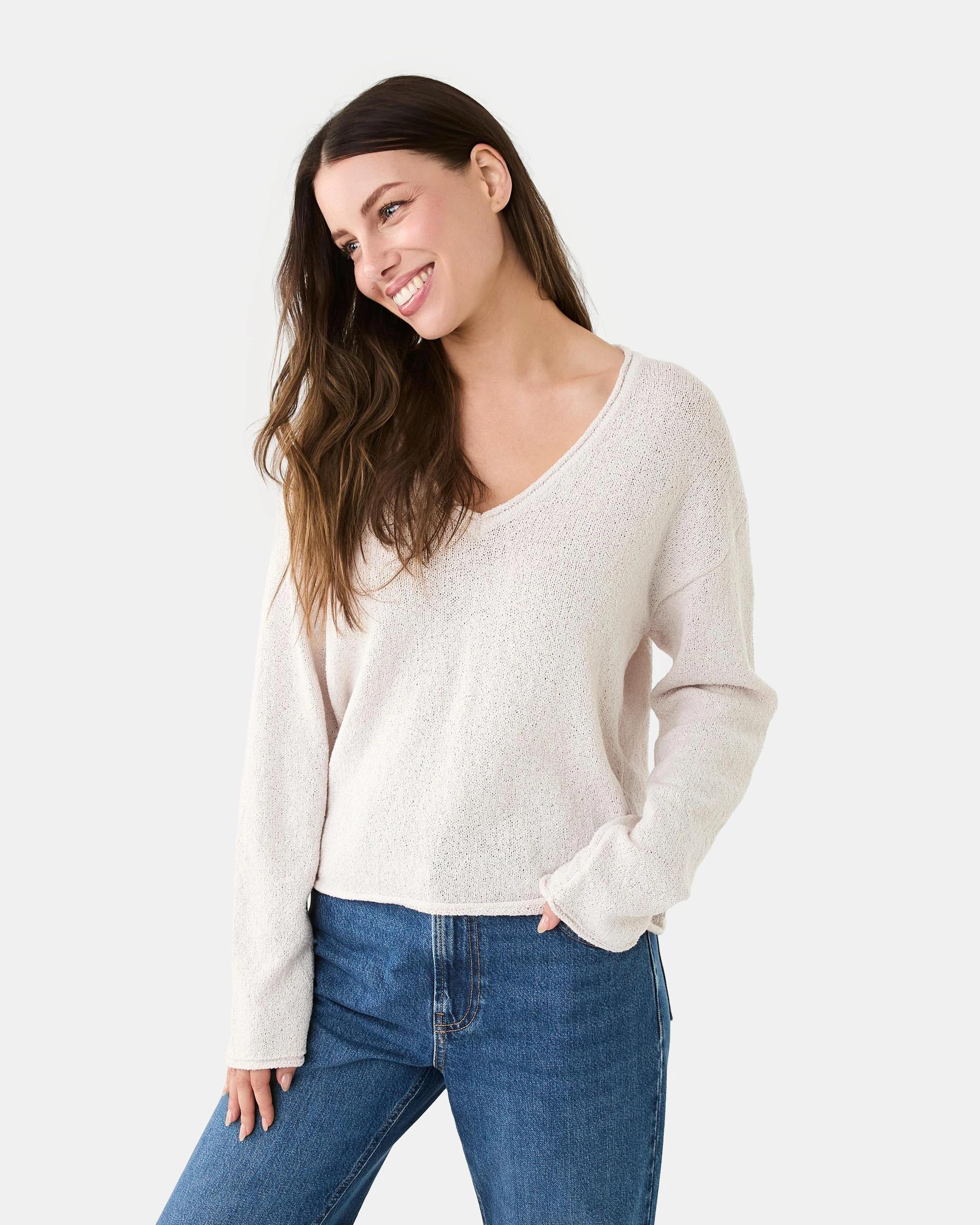 2 Lightweight V-Neck Jumper Nat Beige, 2 of 7