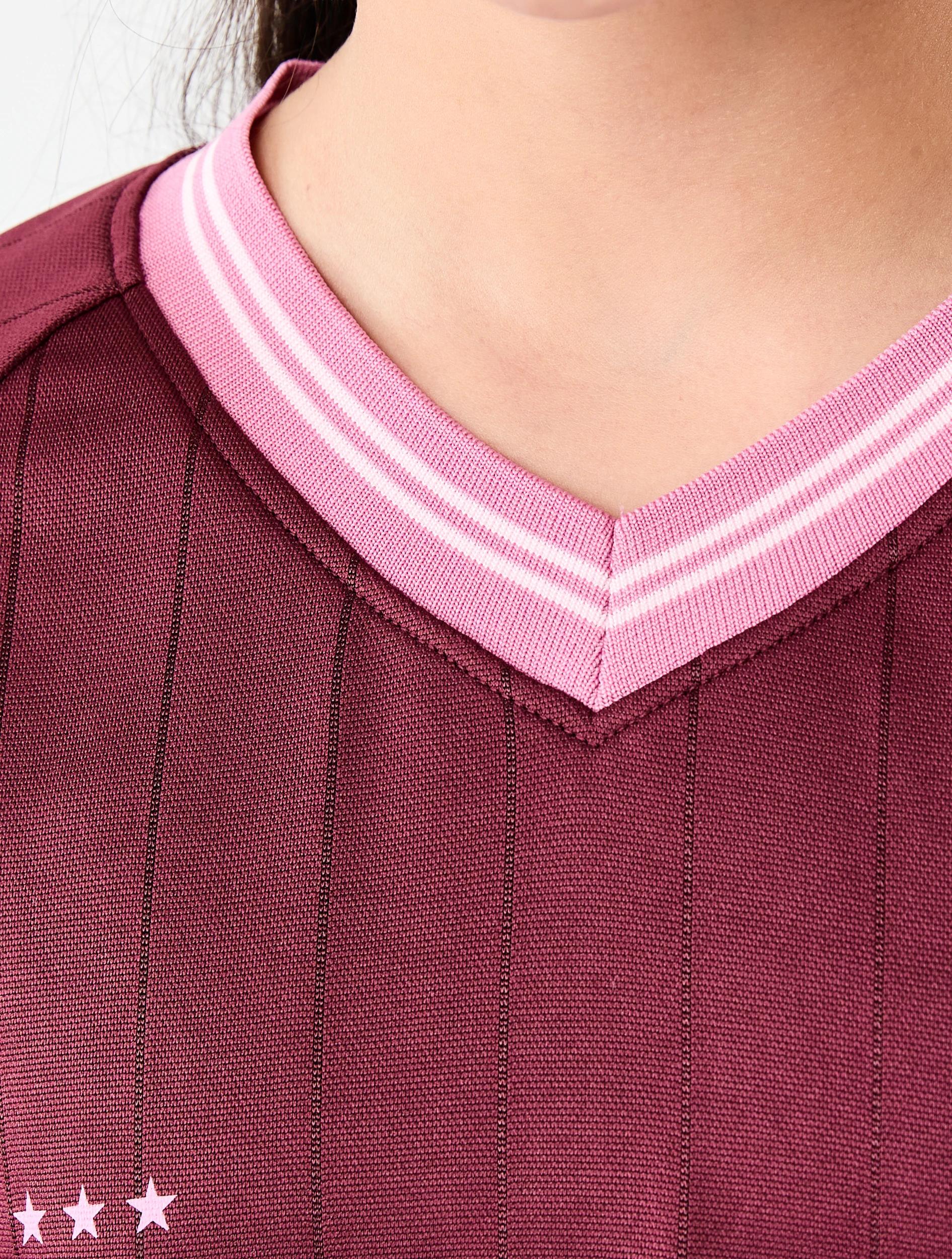 4 V-Neck Oversized T-shirt Mrn Slogan, 4 of 7