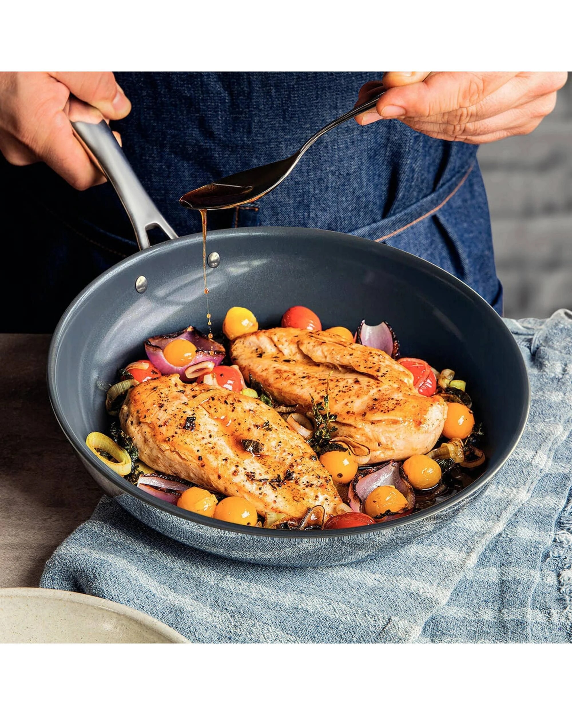 2 Tramontina Grano 26cm Tri-Ply Clad Ceramic Frying Pan, 2 of 3