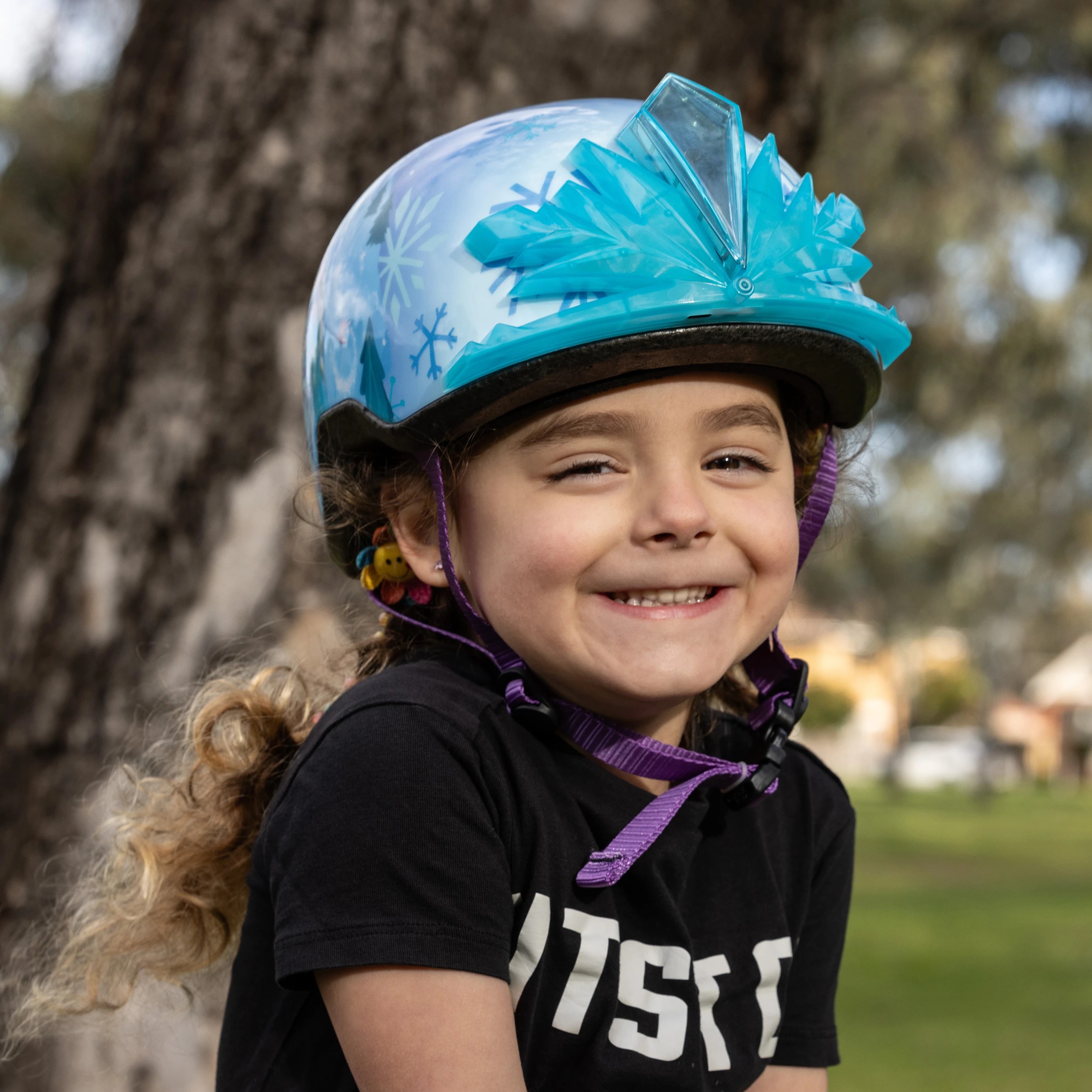 8 Frozen 3D Light Up Infinity Helmet, 8 of 10