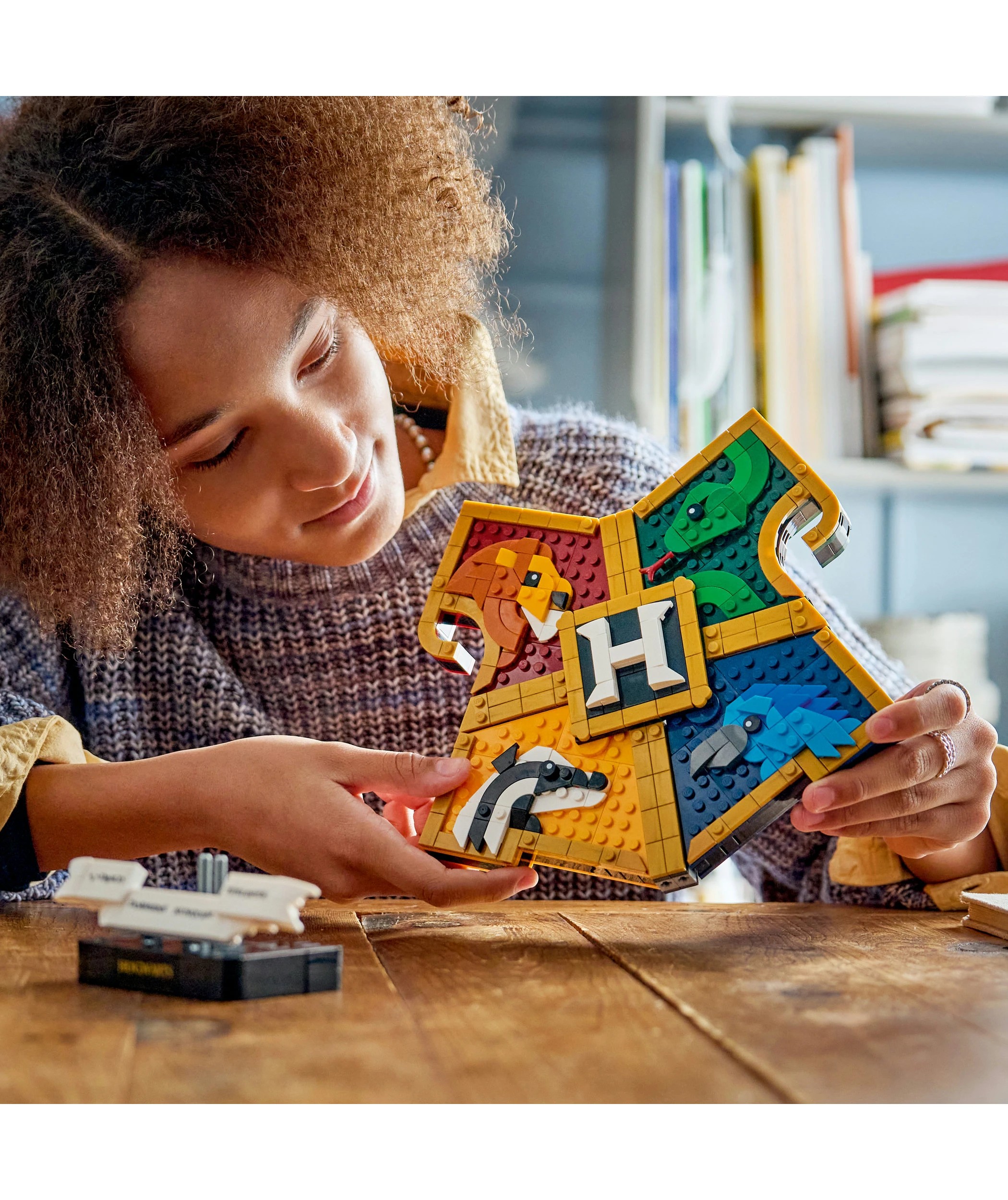 8 LEGO Harry Potter Hogwarts House Crest 76462, 8 of 10