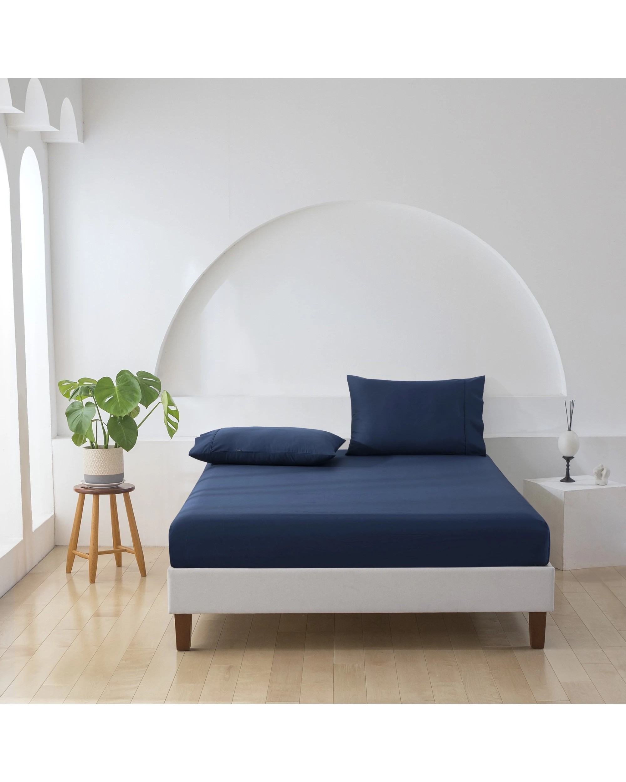 1 ESSN 500TC Cotton Sateen Fitted Sheet Set - King Bed - Navy, 1 of 10