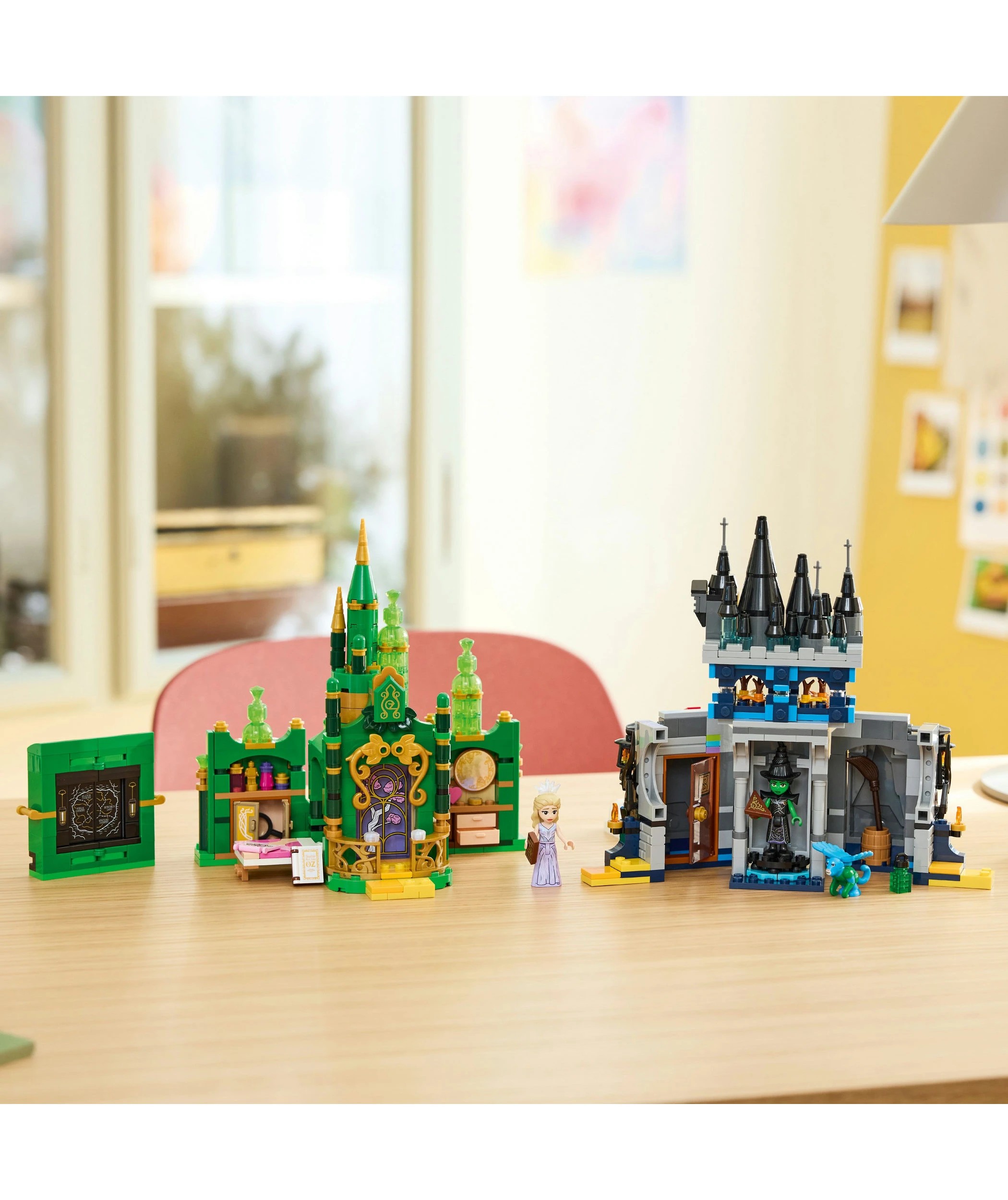 9 LEGO Wicked Emerald City & Kiamo Ko Castle 75689, 9 of 10