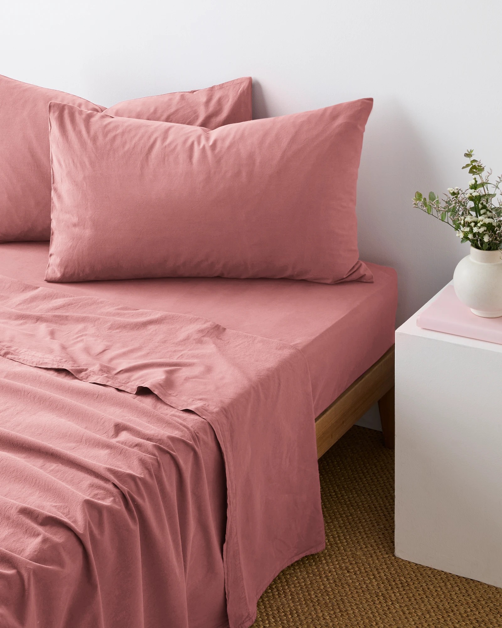 1 Arlo Stonewash Fitted Sheet
 - King Bed
 - Pink, 1 of 1